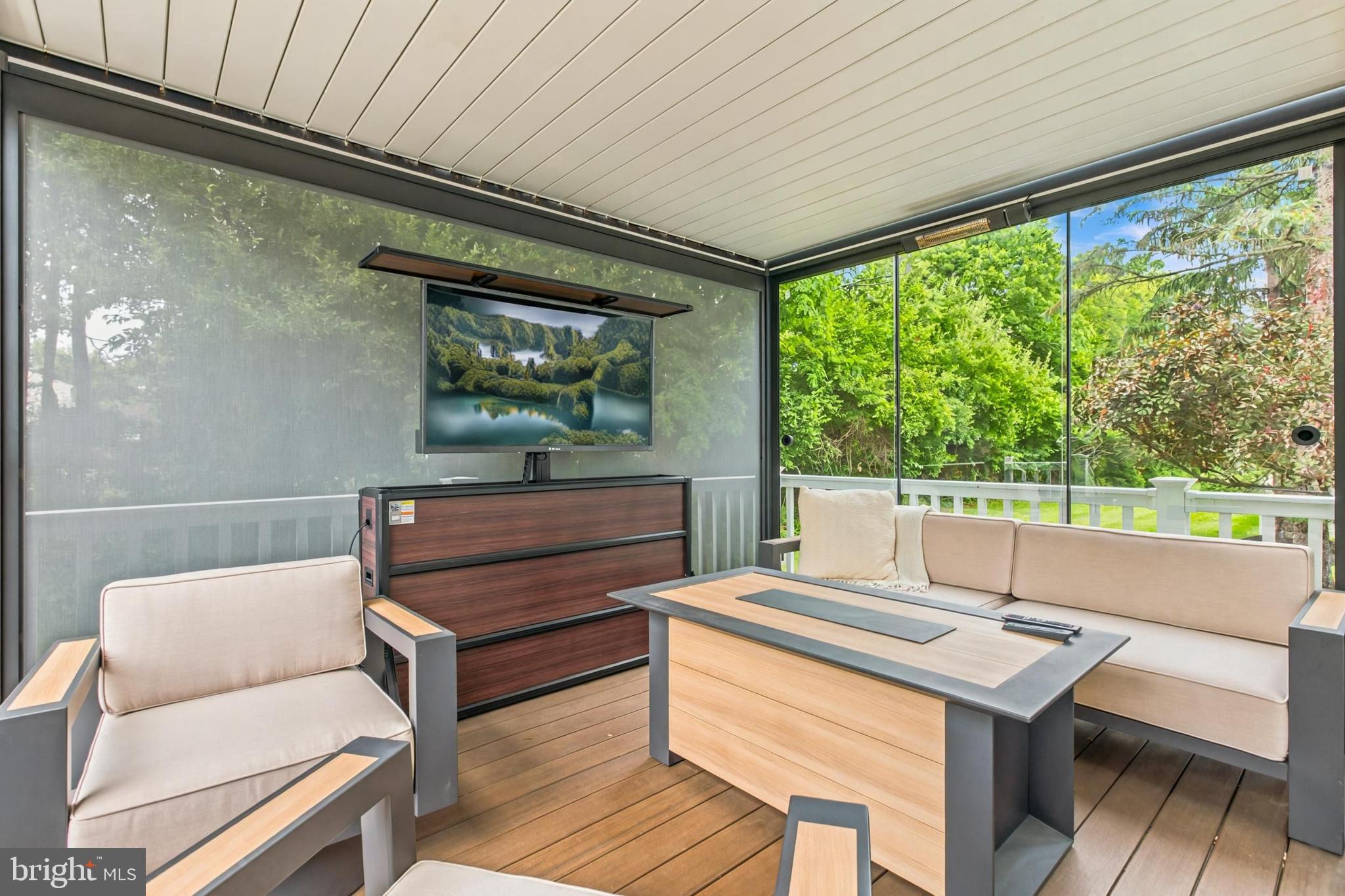 MEADOWBROOK - Residential