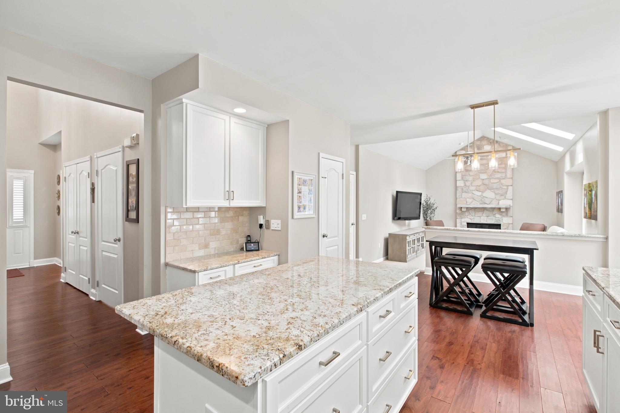 MEADOWBROOK - Residential