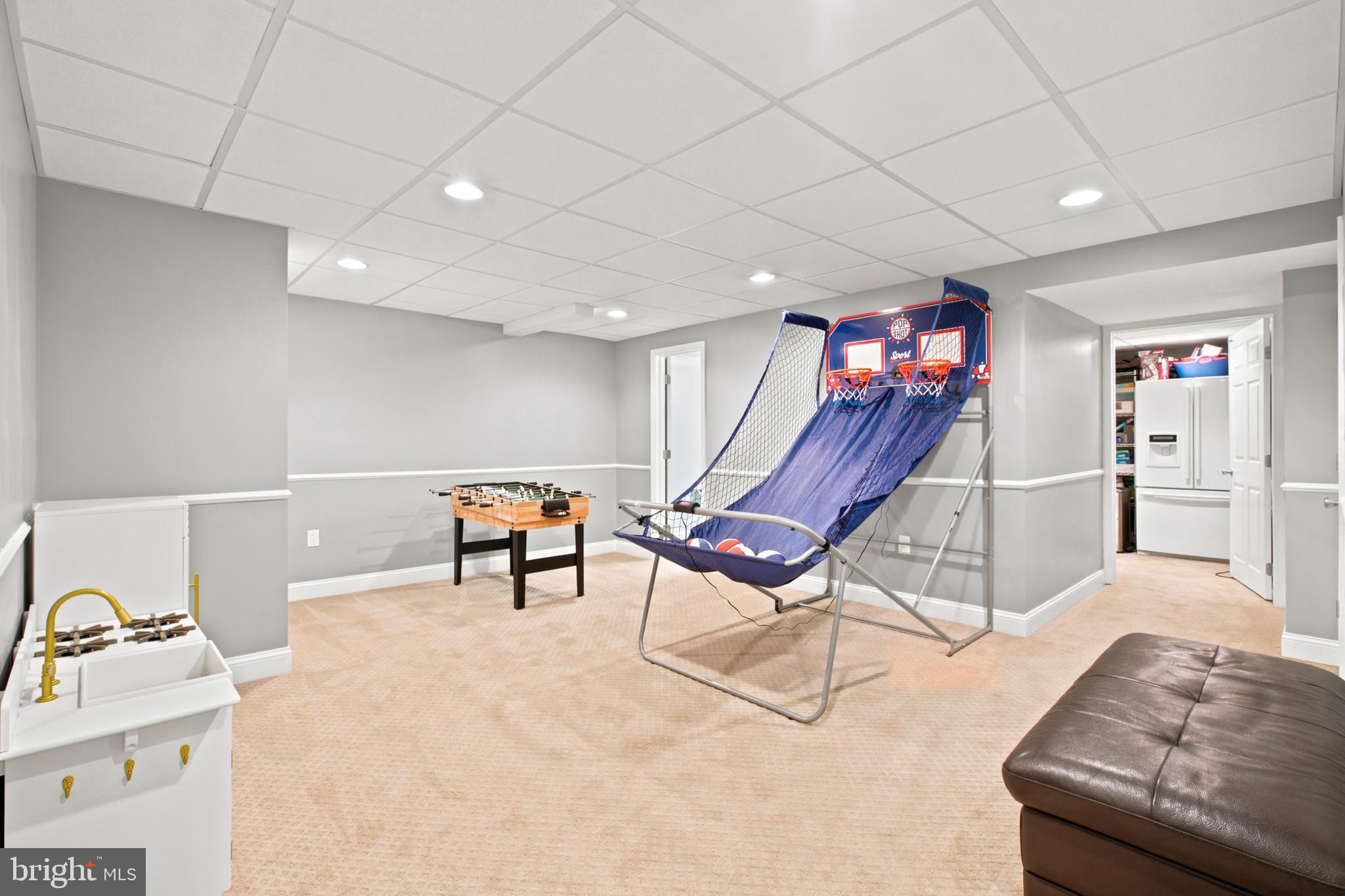 MEADOWBROOK - Residential