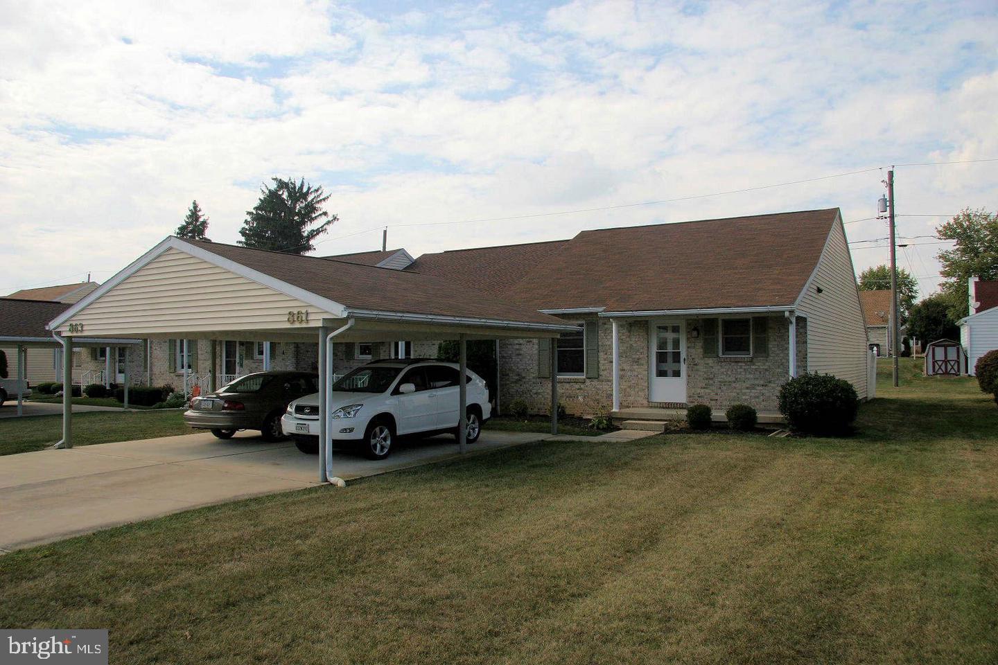 HILLCREST - Residential Lease
