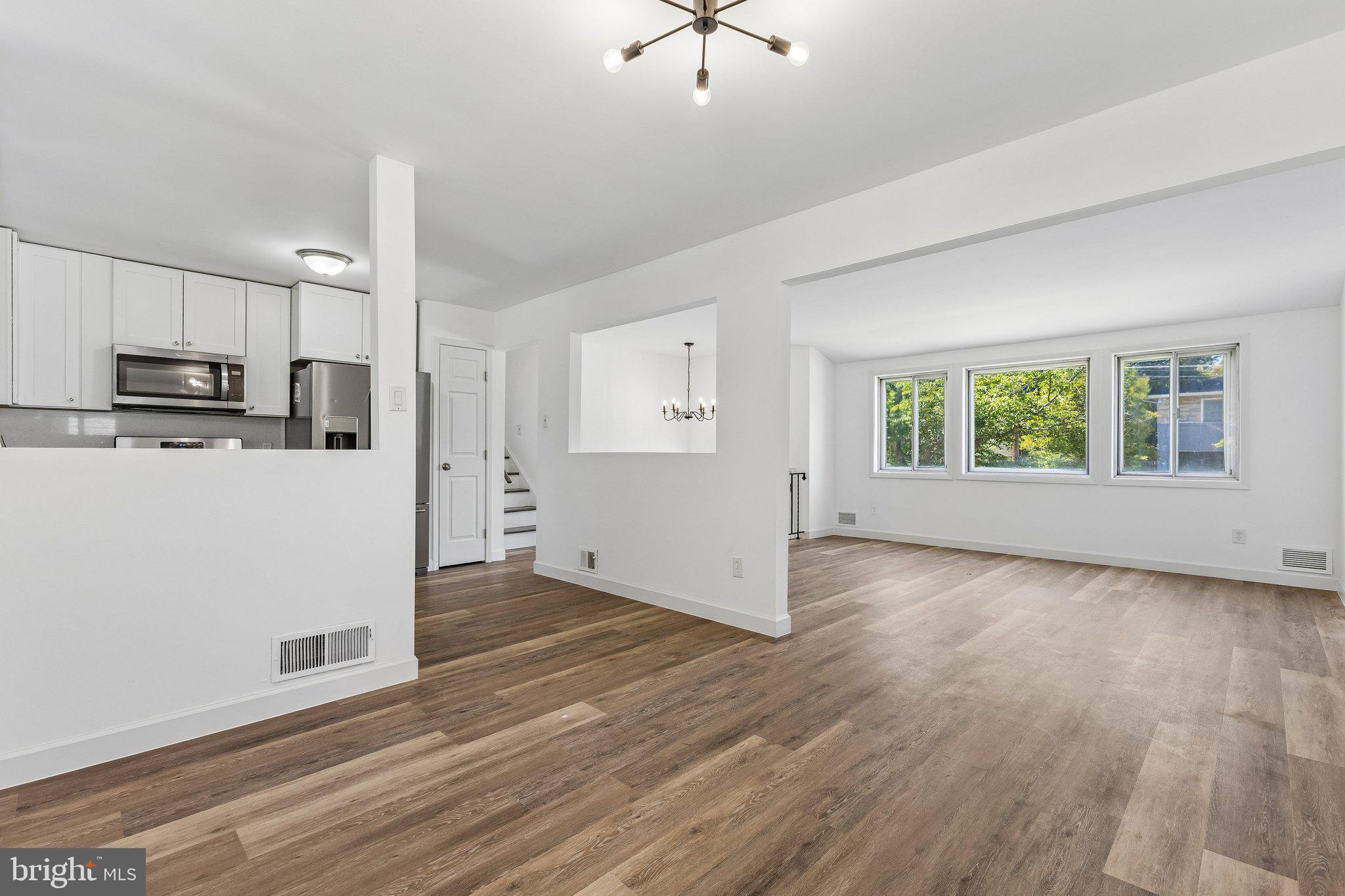 BROOKE MANOR - Residential