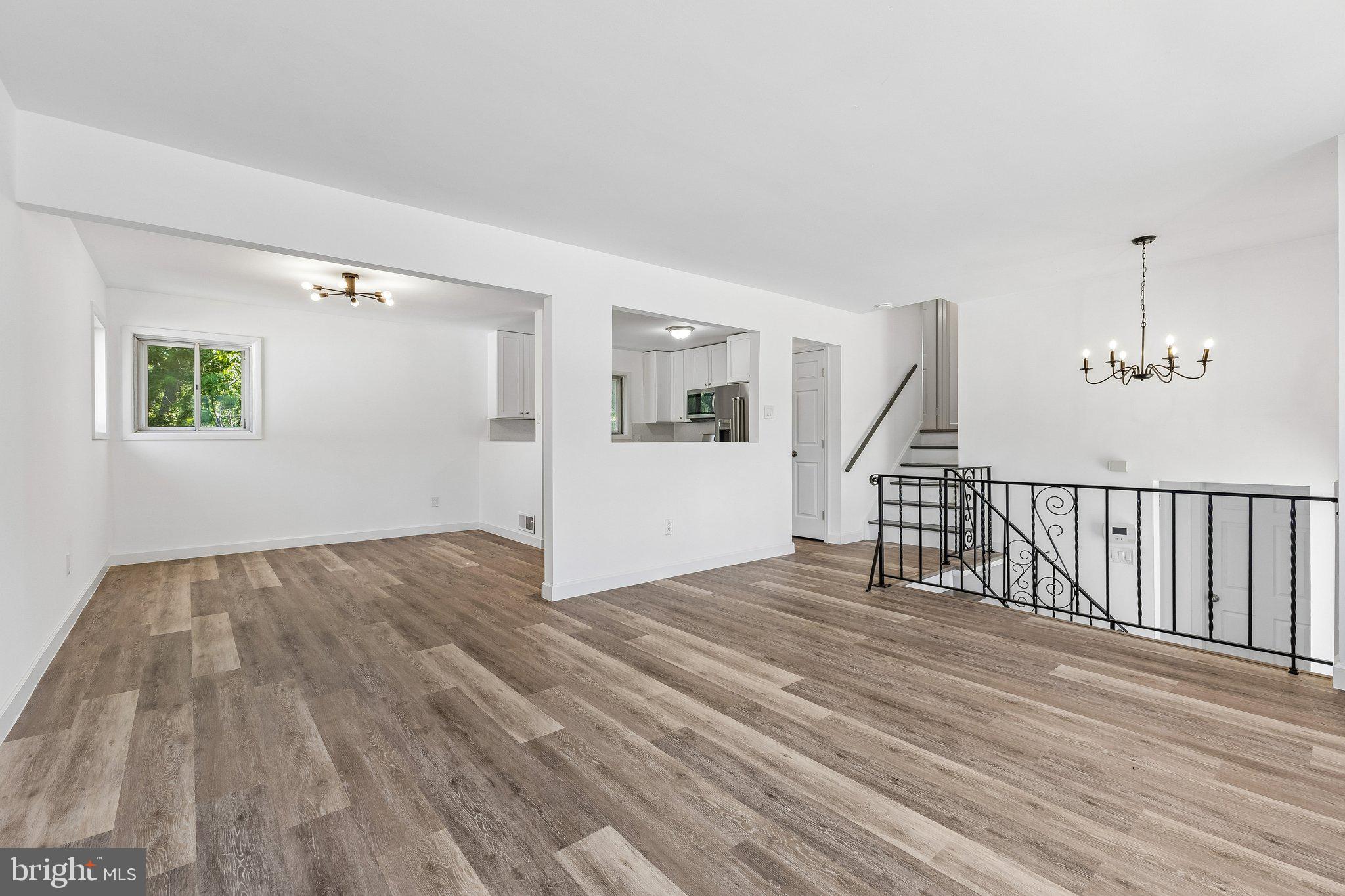 BROOKE MANOR - Residential
