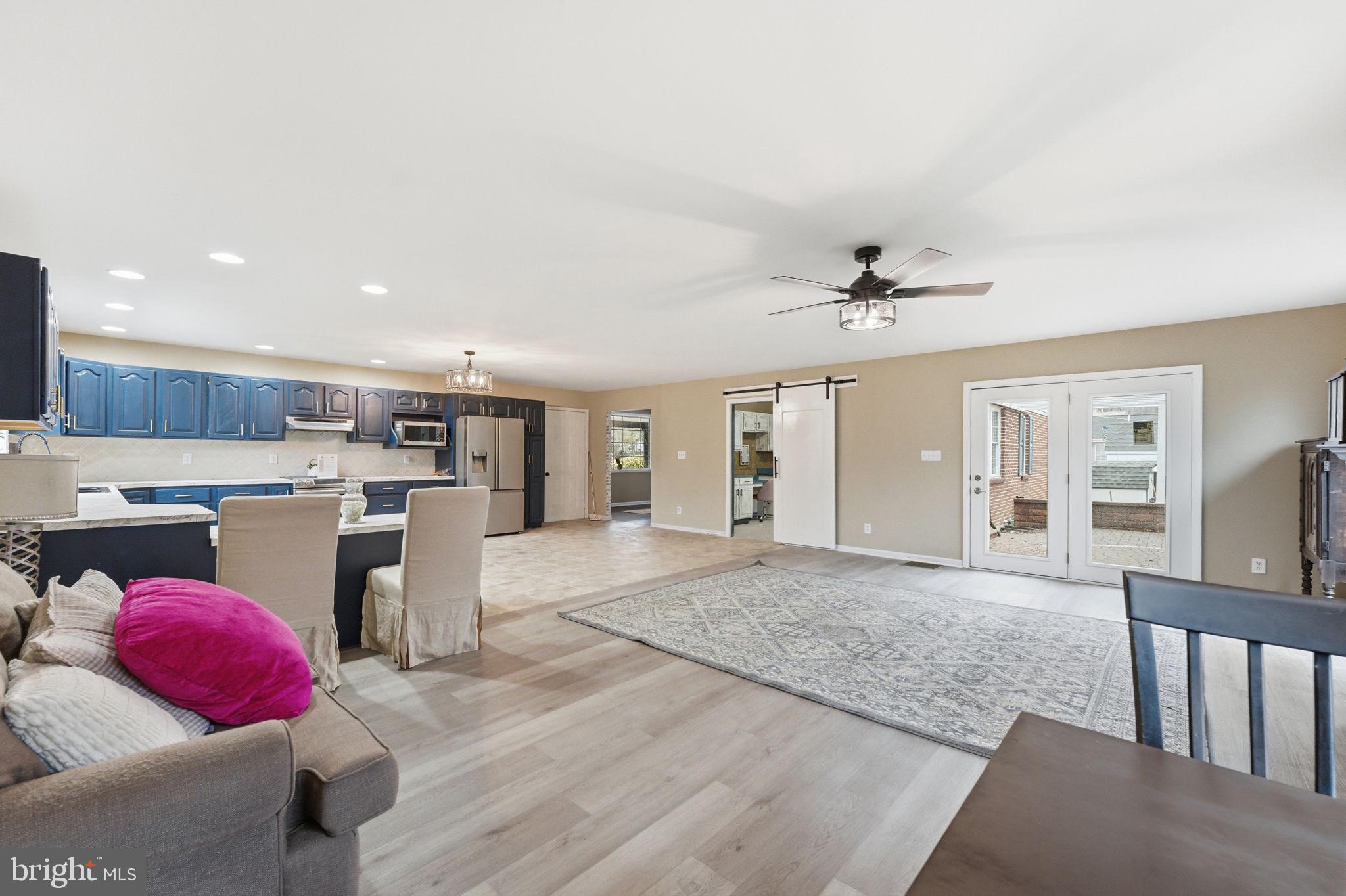 ROLLING MEADOWS - Residential