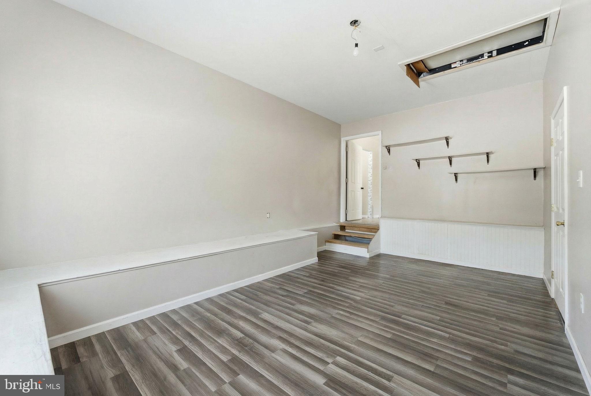 ROLLING MEADOWS - Residential