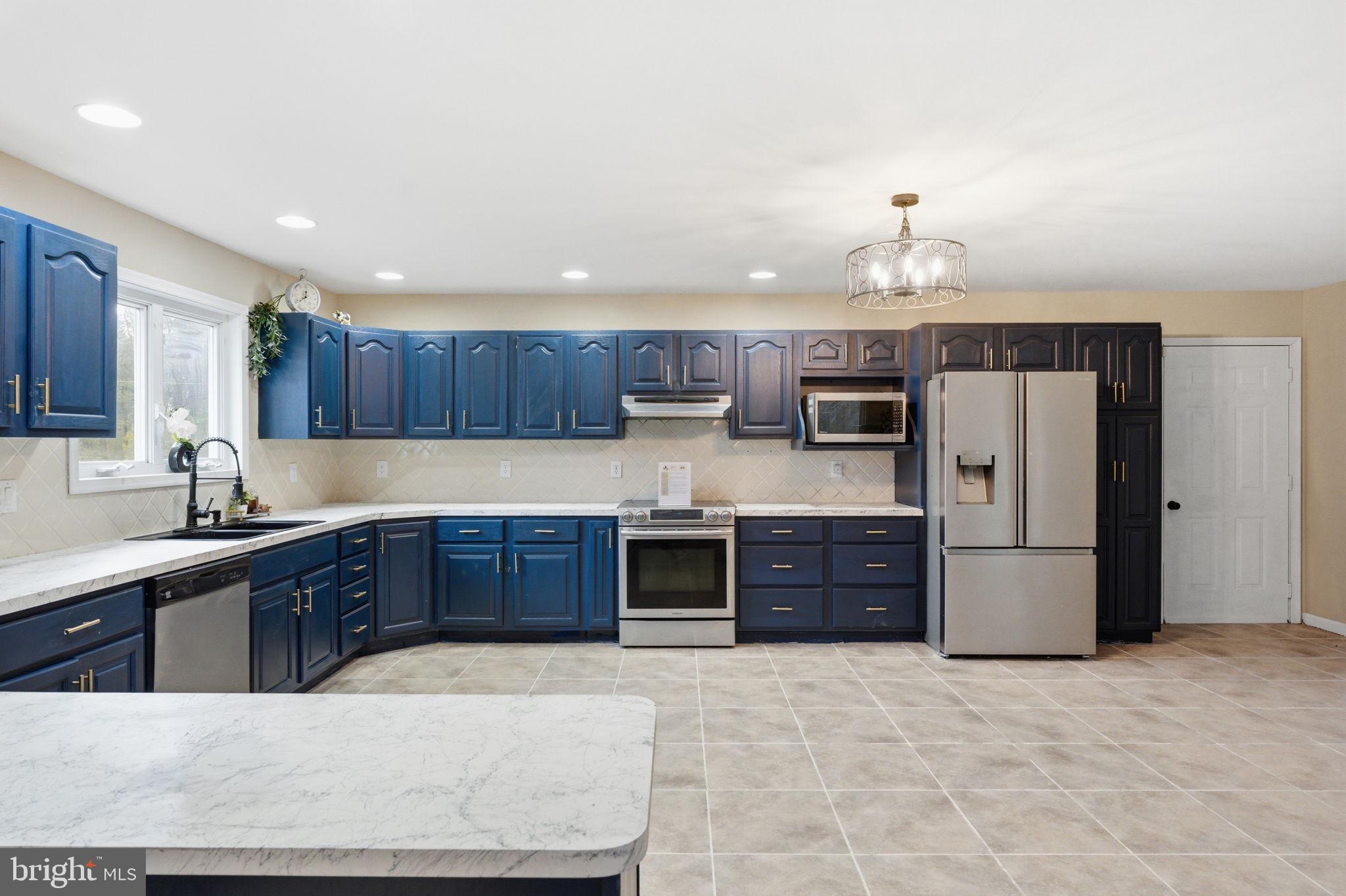 ROLLING MEADOWS - Residential