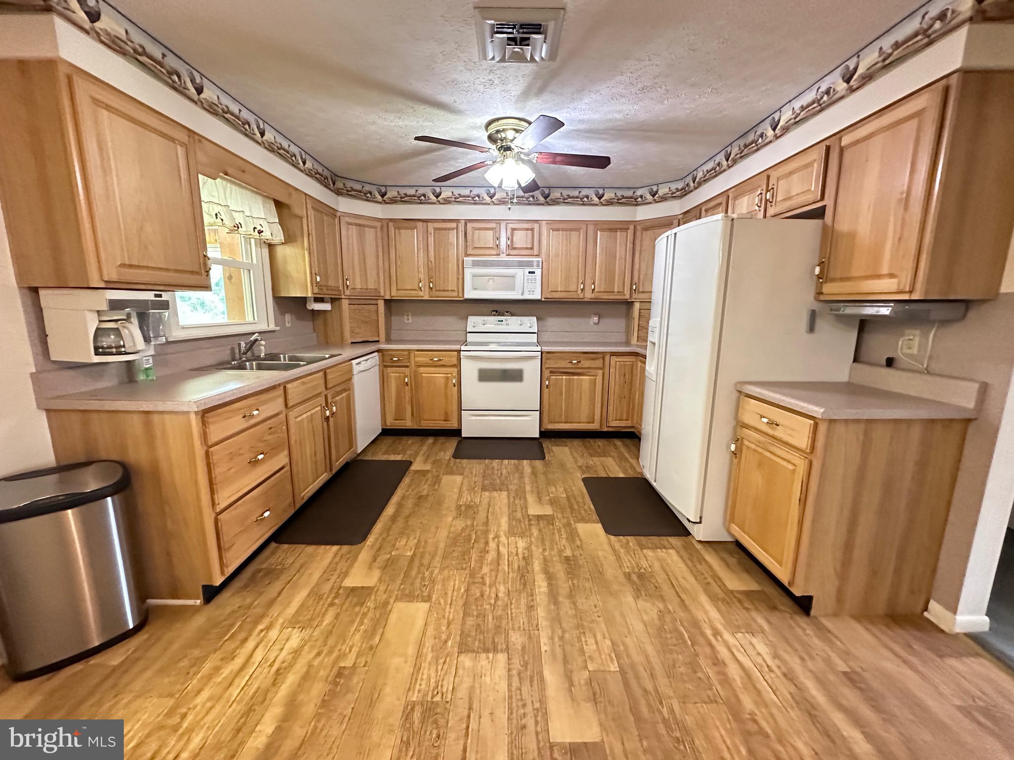 GREAT OAK VALLEY - Residential