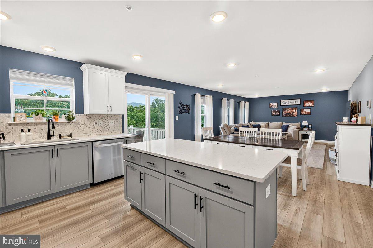 HAMMAKER HILLS - Residential