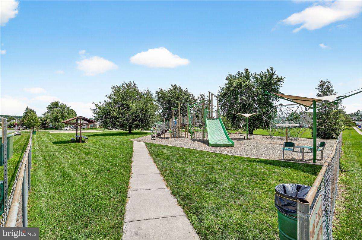HAMMAKER HILLS - Residential