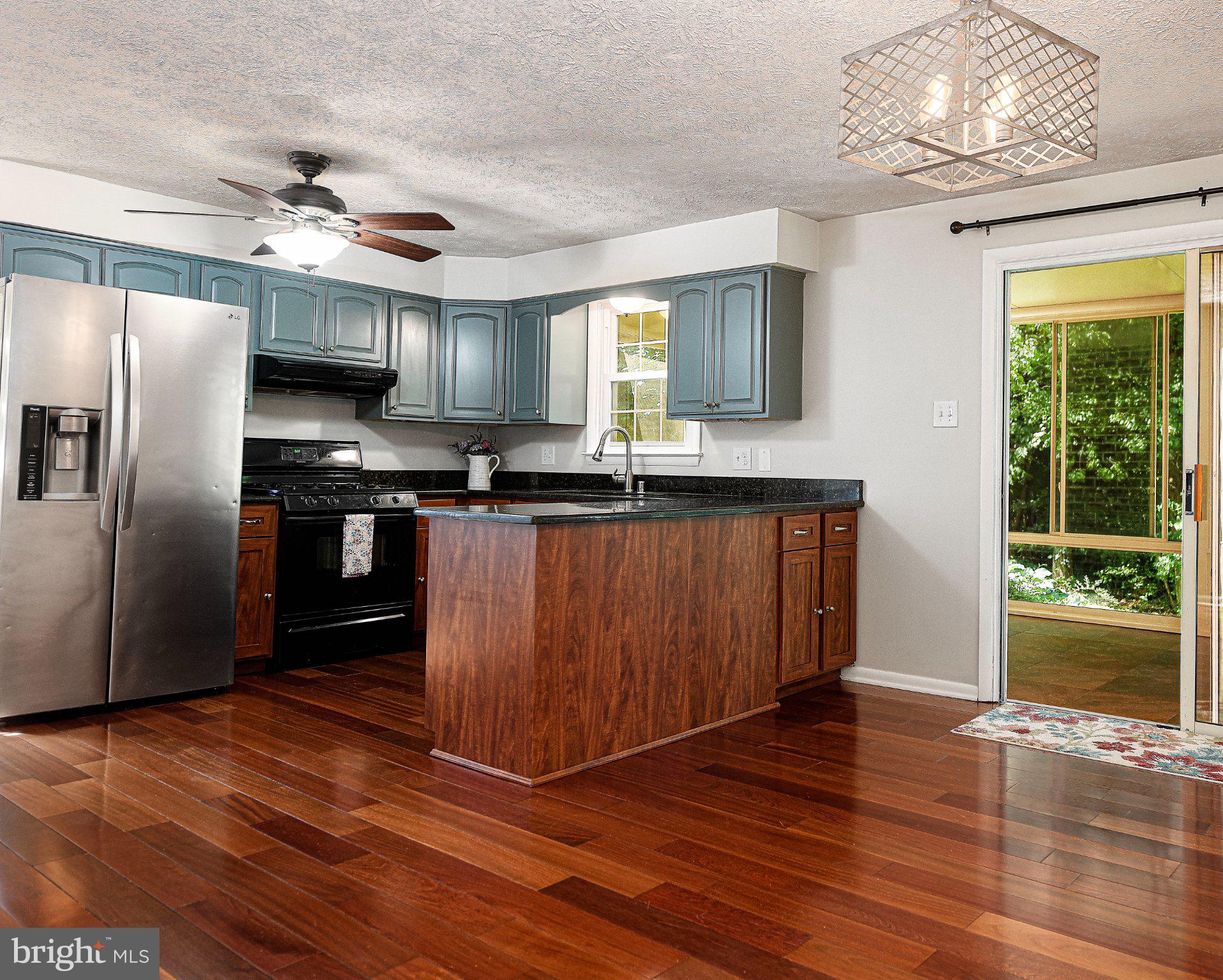 FOREST LAKES - Residential