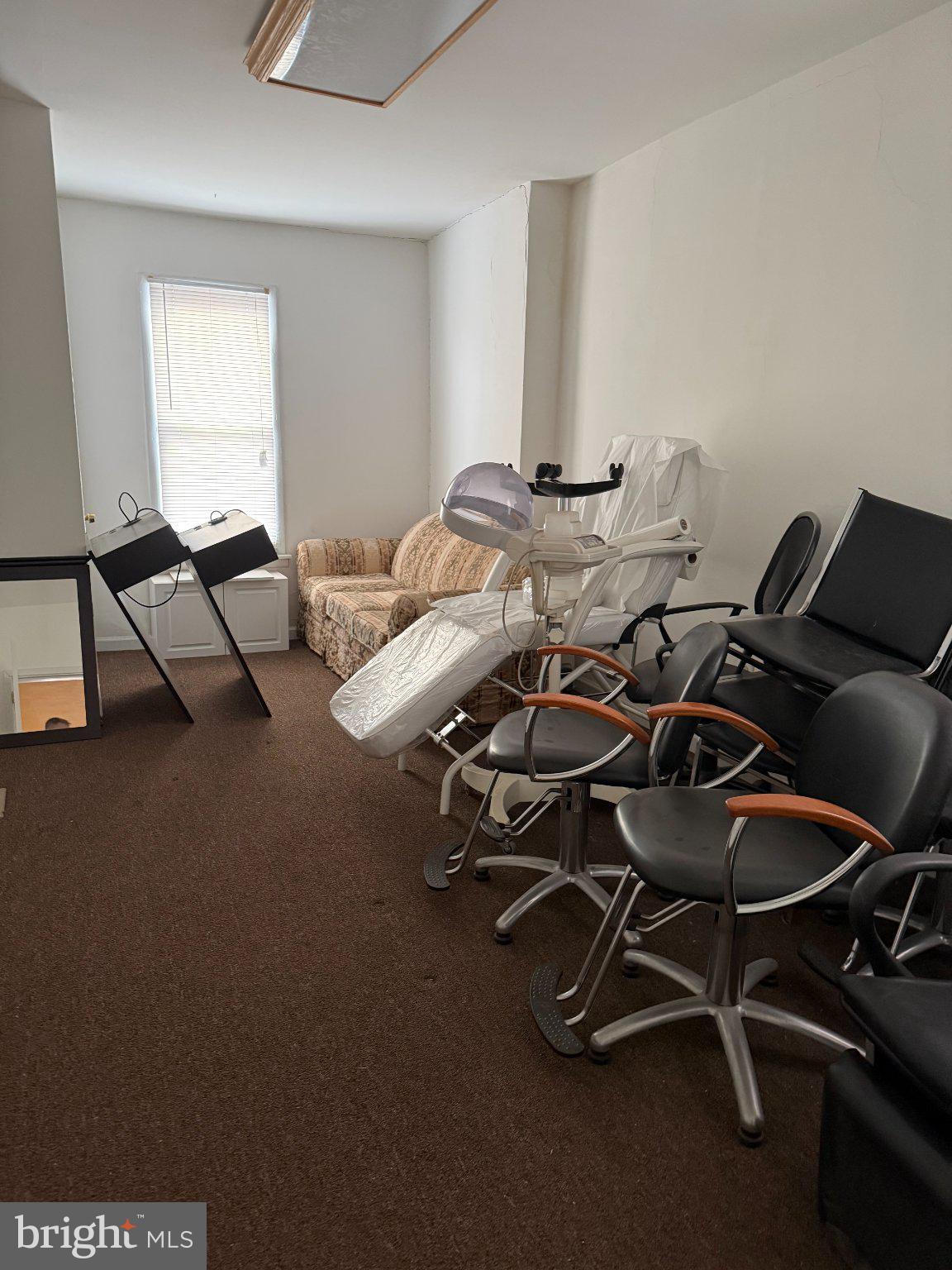 PORT RICHMOND - Commercial Sale