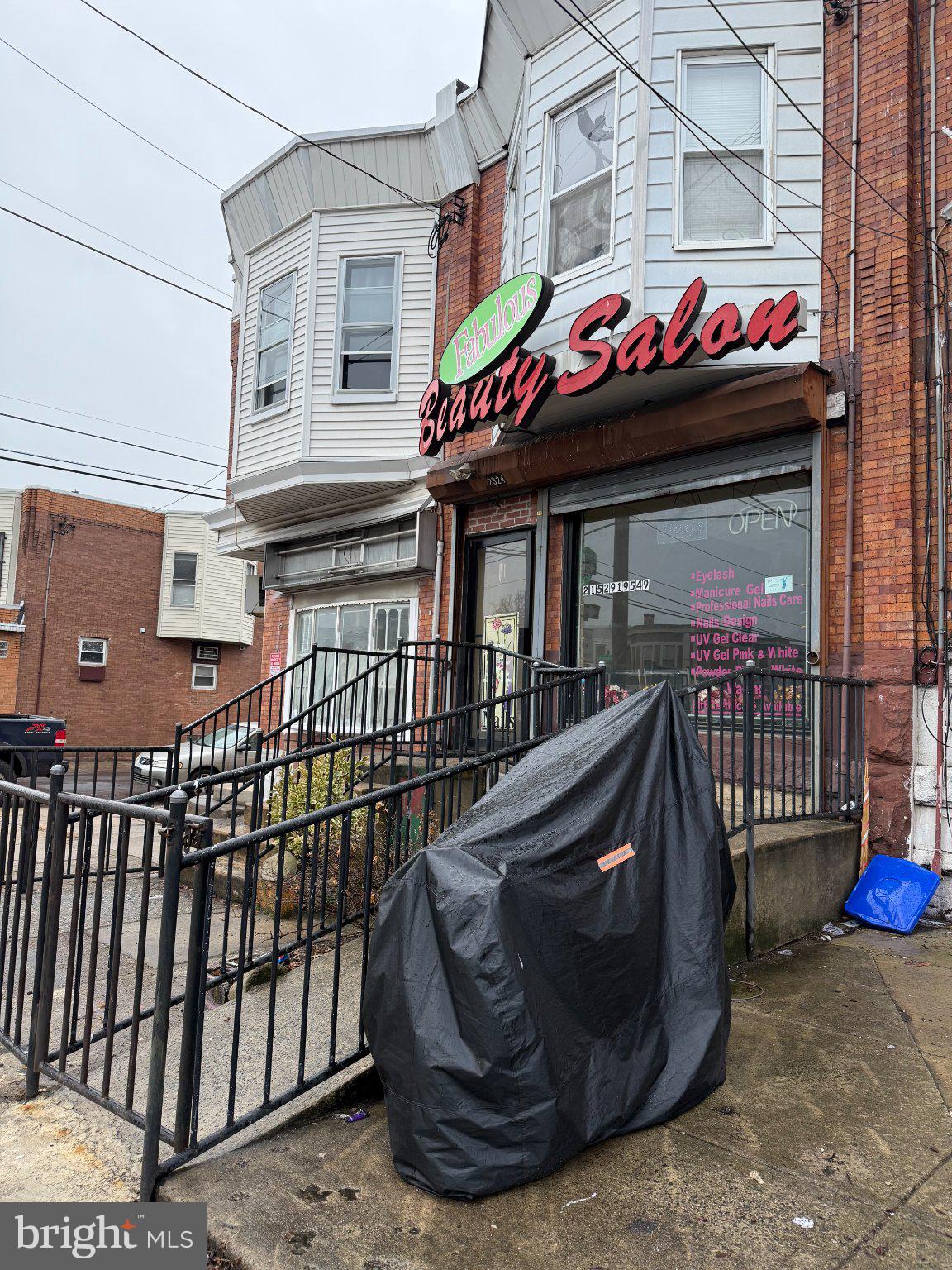 PORT RICHMOND - Commercial Sale