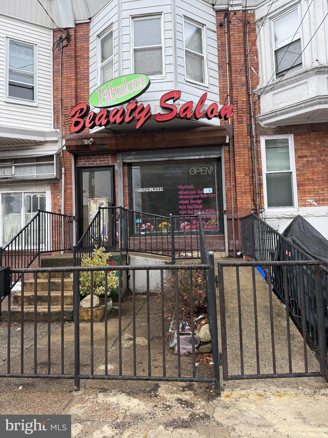 PORT RICHMOND - Commercial Sale