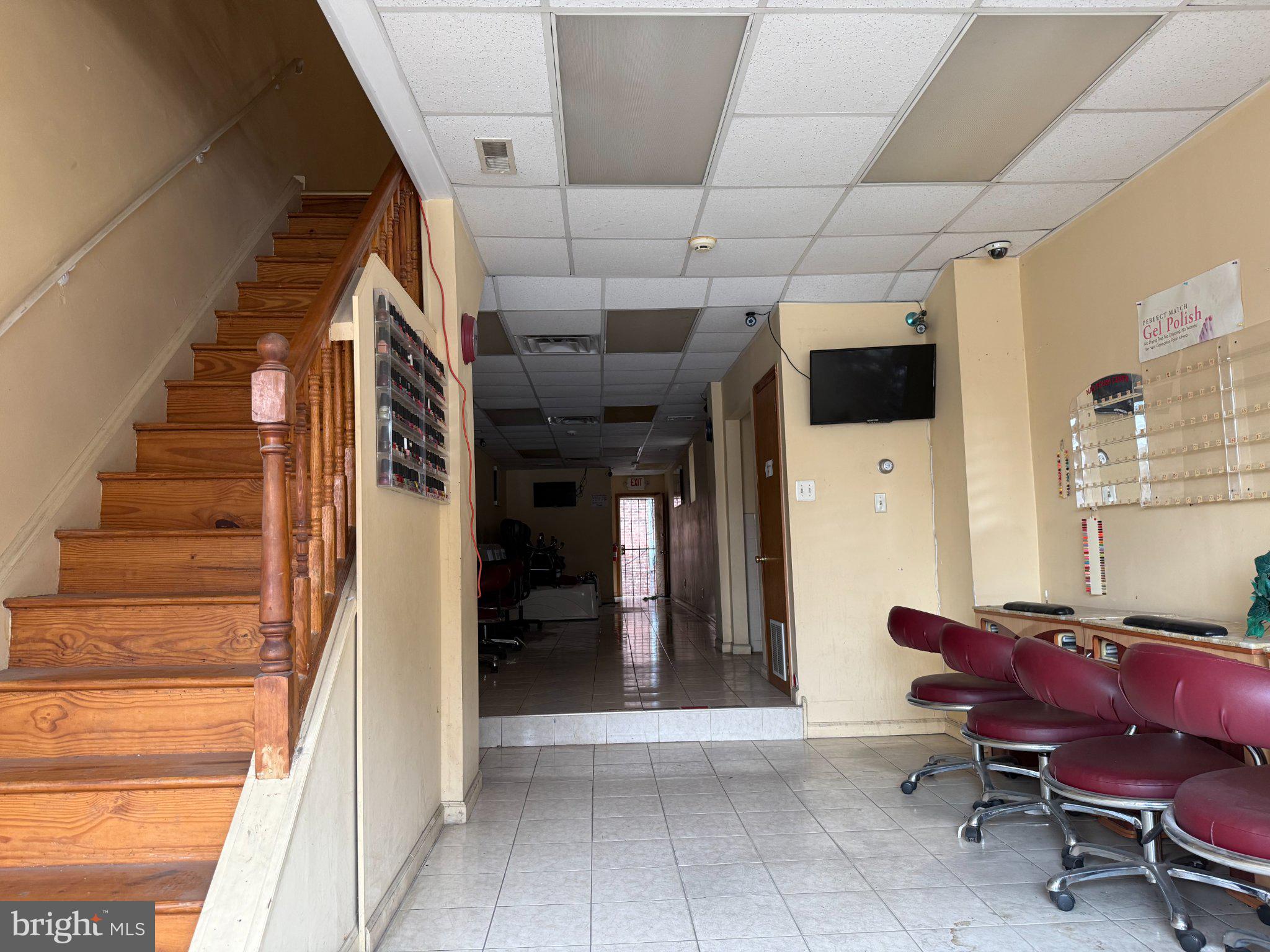 PORT RICHMOND - Commercial Sale