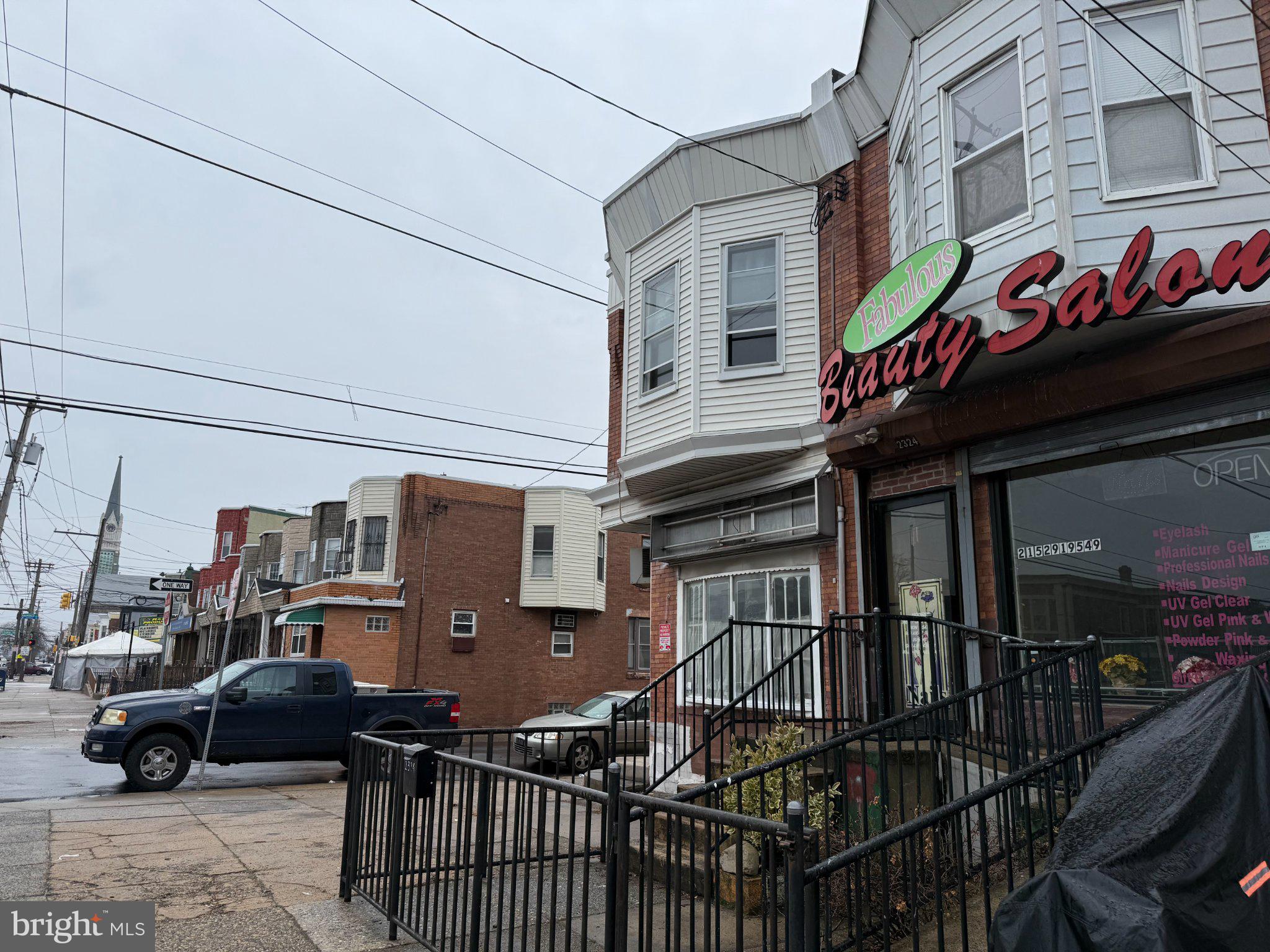 PORT RICHMOND - Commercial Sale