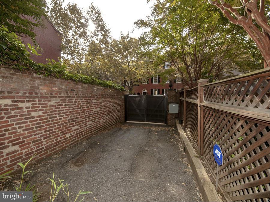 GEORGETOWN - Residential