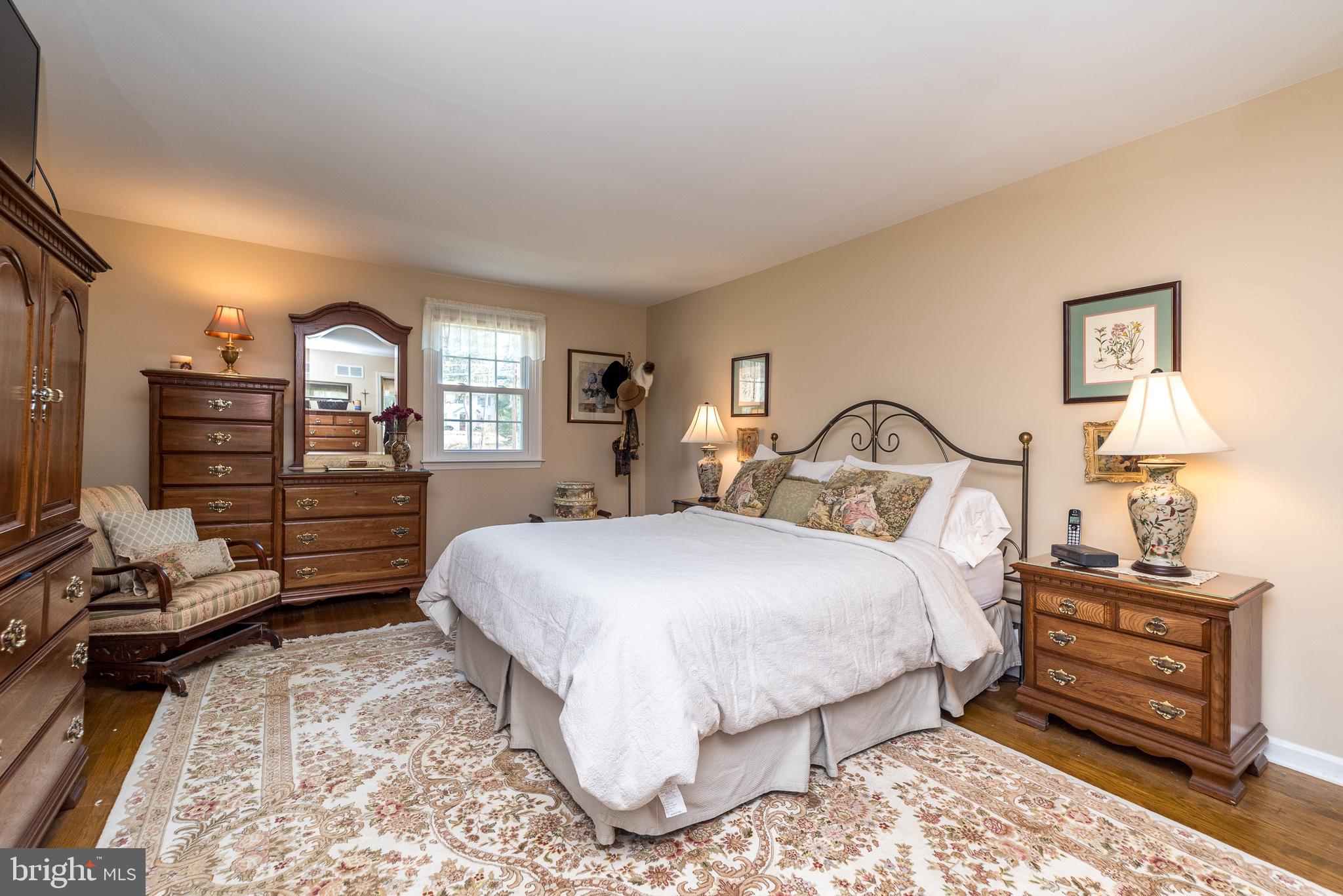 PEBBLE HILL - Residential