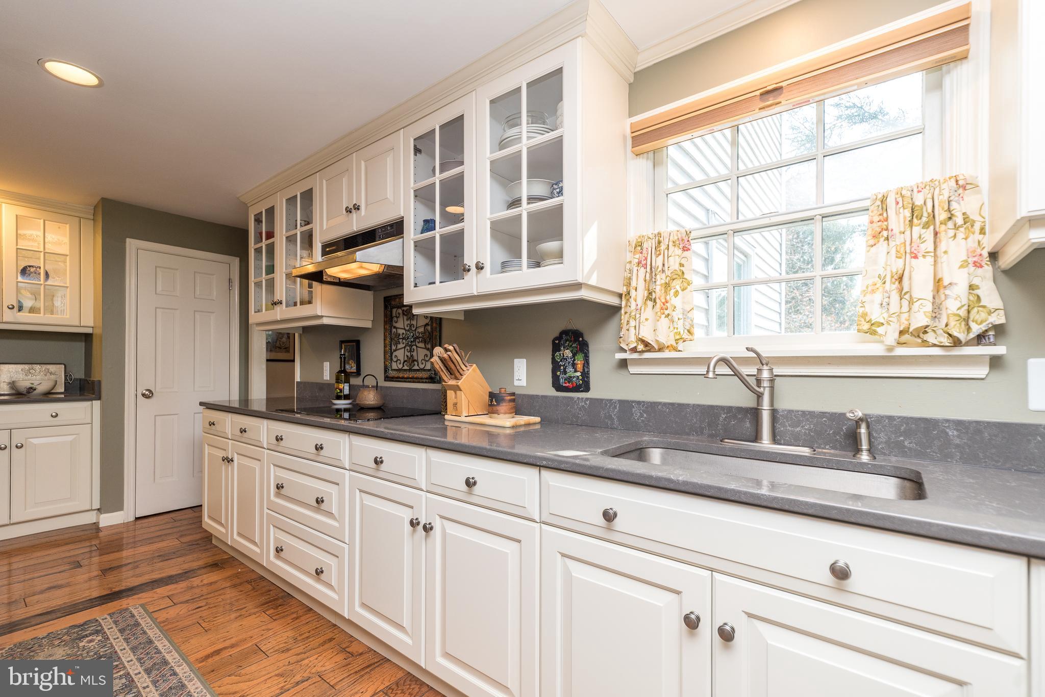 PEBBLE HILL - Residential