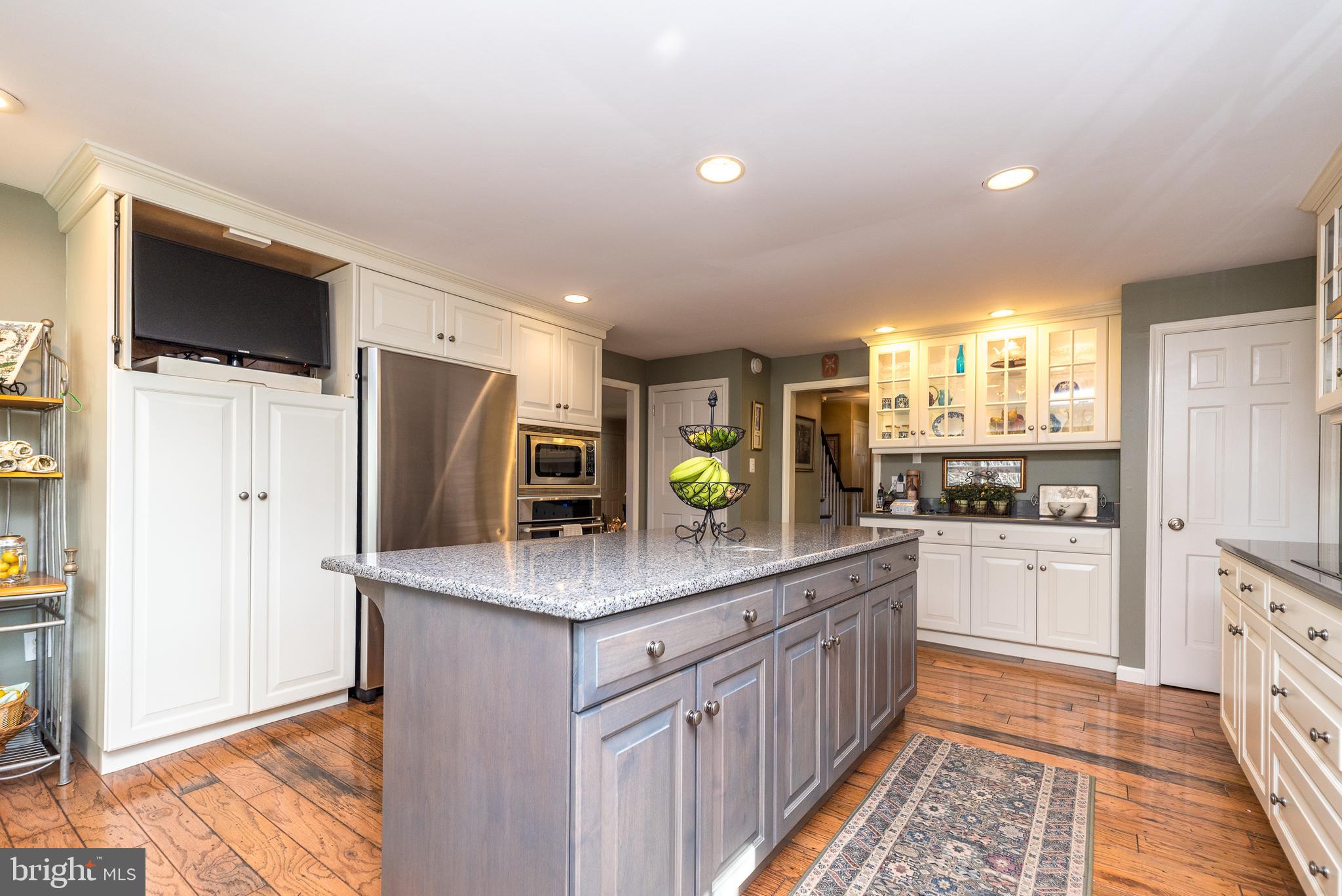 PEBBLE HILL - Residential