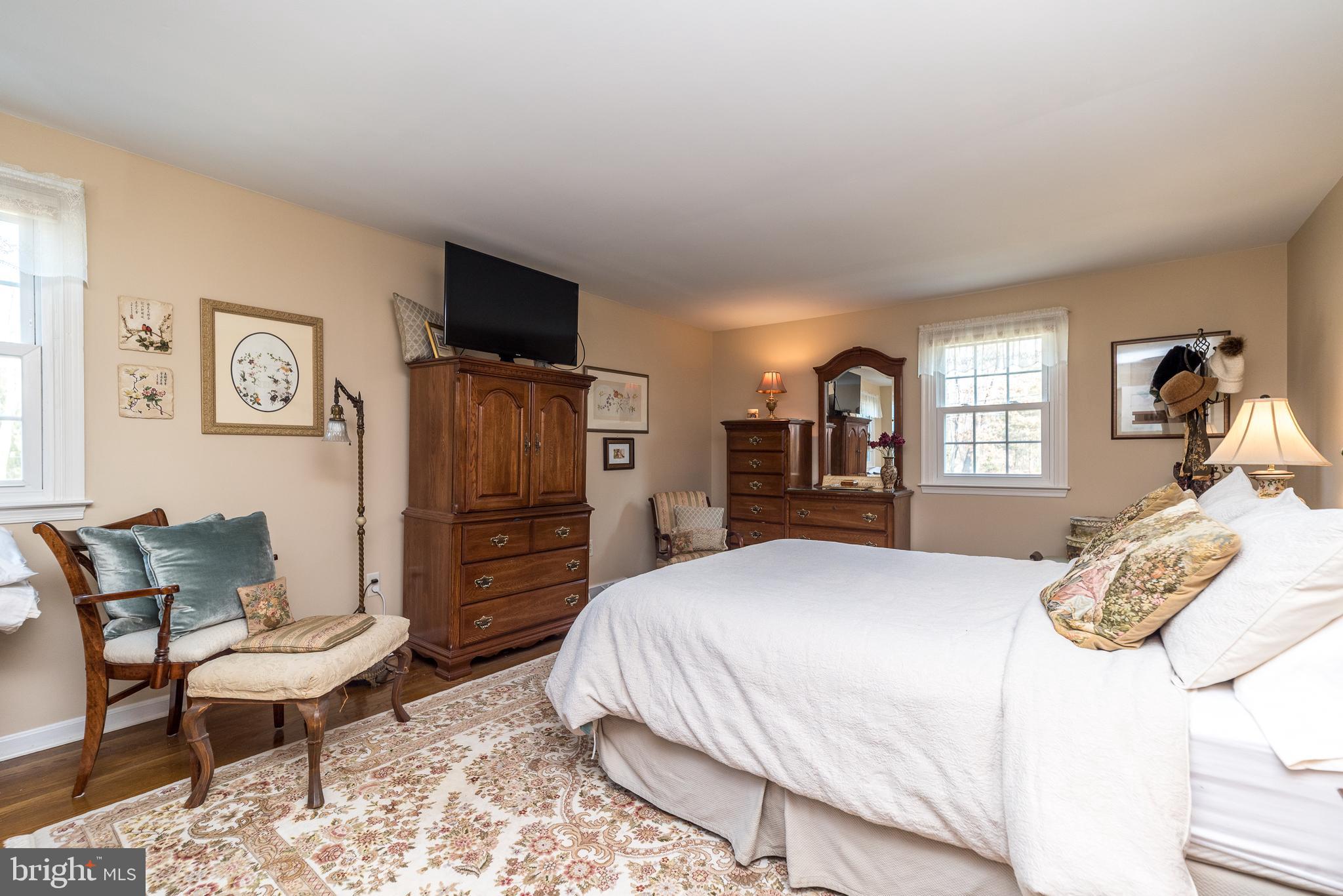 PEBBLE HILL - Residential