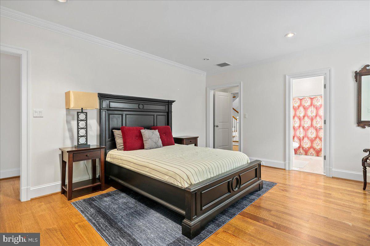 COUNTRY CLUB HILLS - Residential