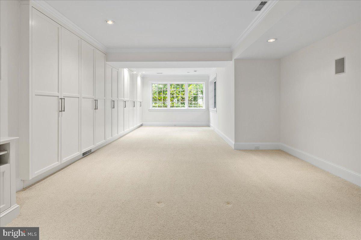 COUNTRY CLUB HILLS - Residential