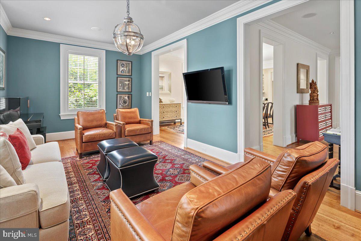 COUNTRY CLUB HILLS - Residential