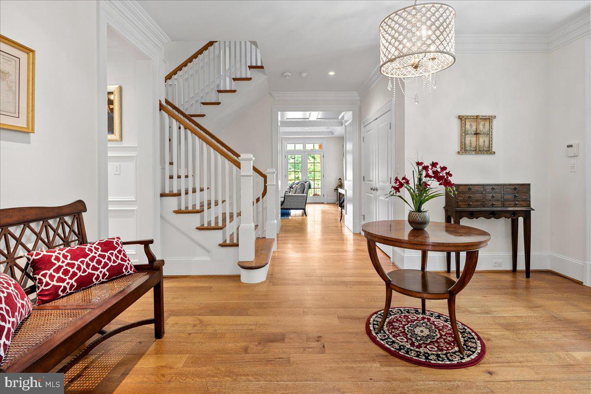 COUNTRY CLUB HILLS - Residential