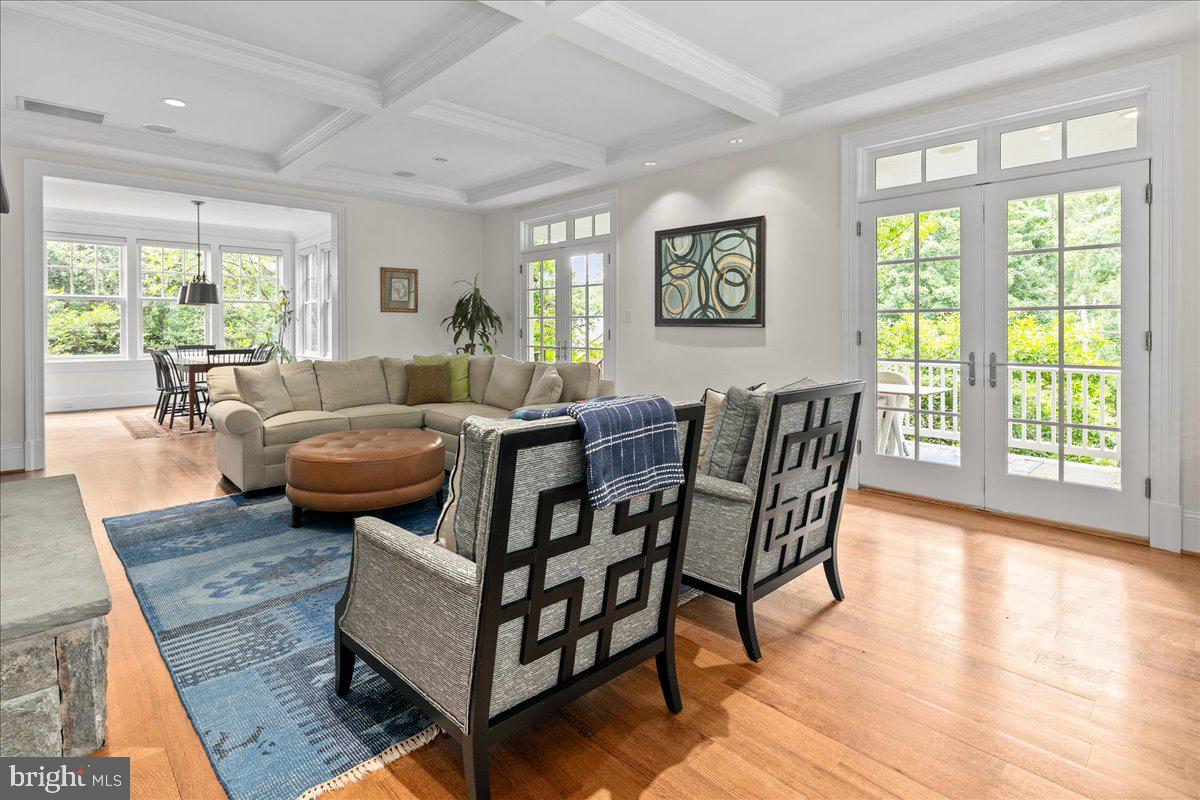 COUNTRY CLUB HILLS - Residential