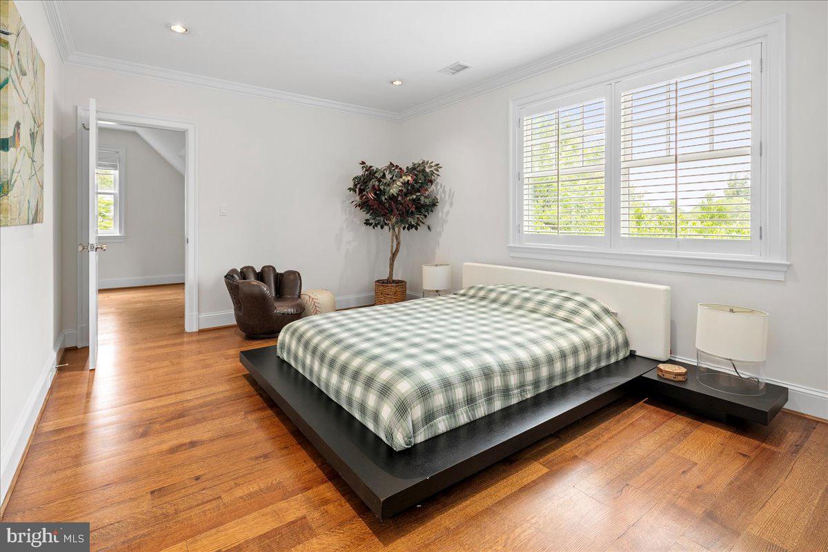 COUNTRY CLUB HILLS - Residential