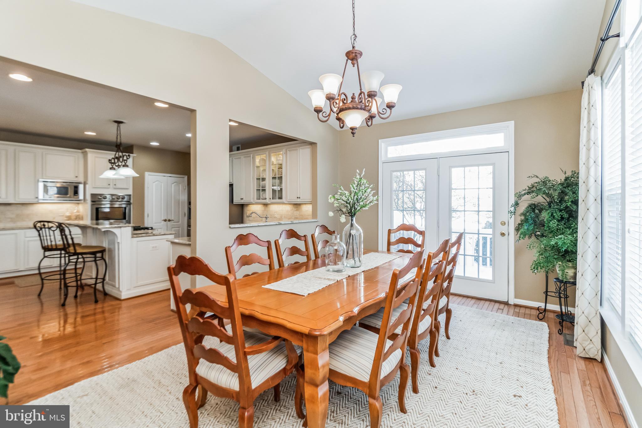 BELMONT BLUFF - Residential
