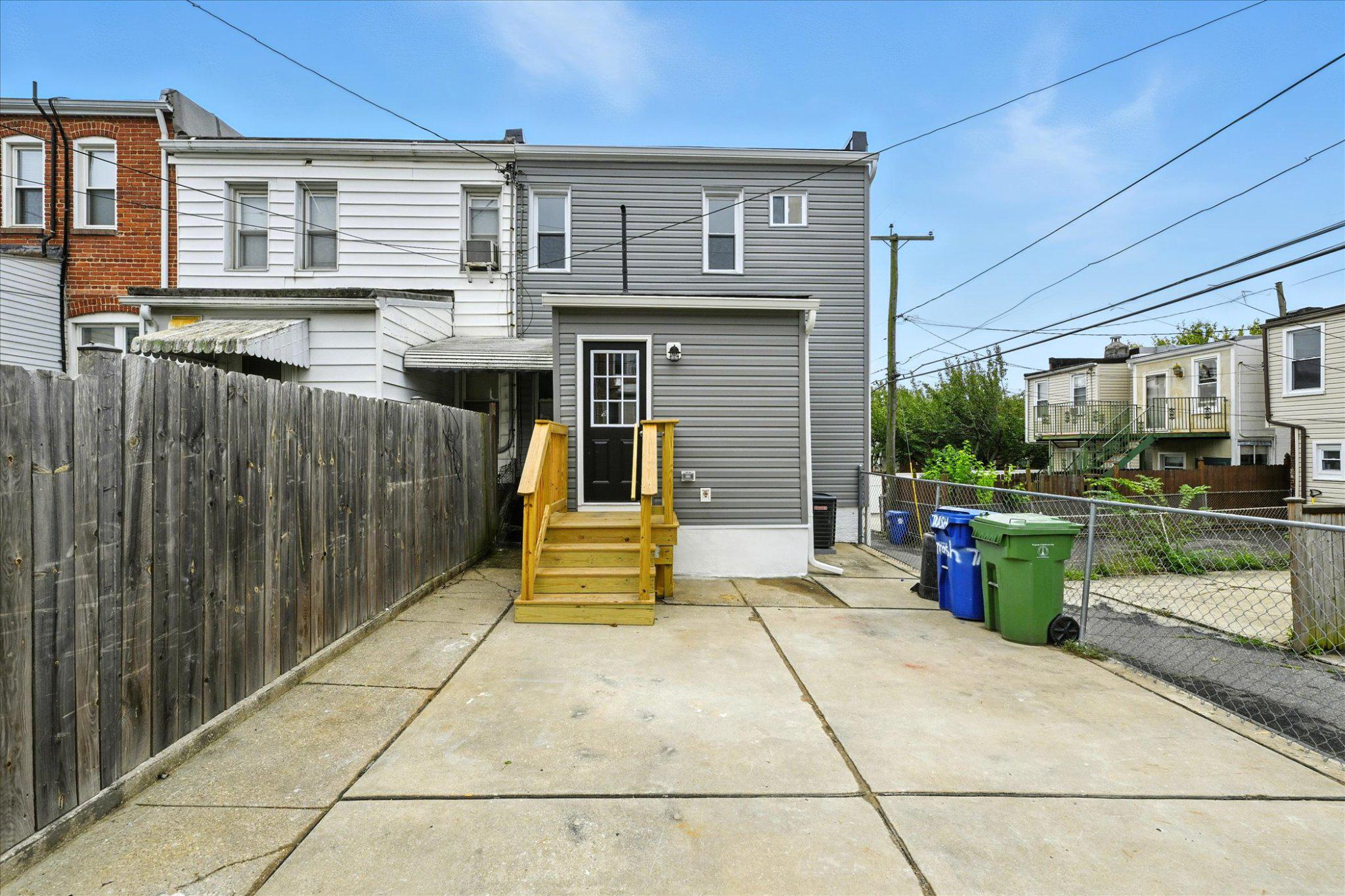 MEDFIELD - Residential