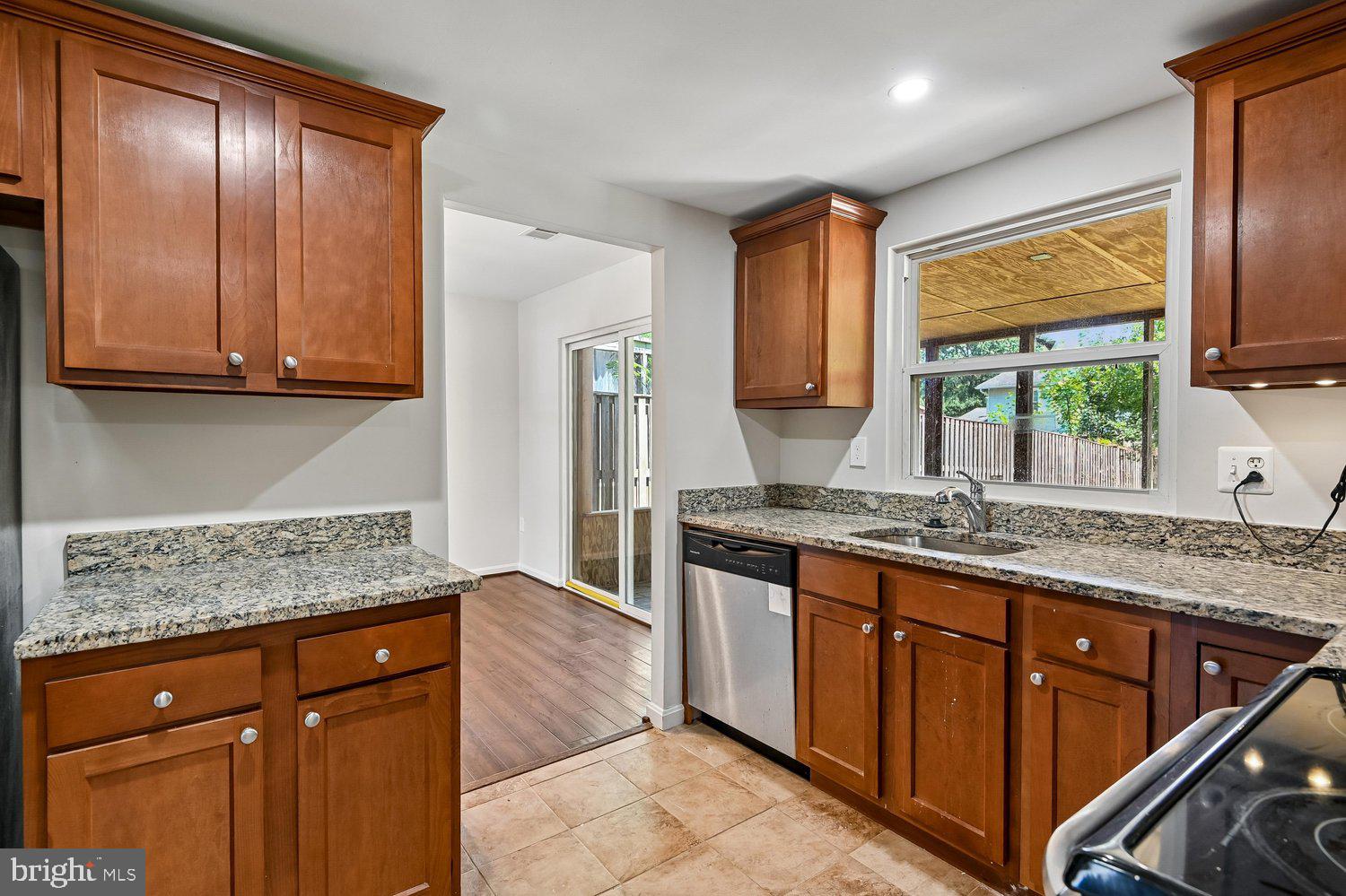 MAPLE RIDGE - Residential