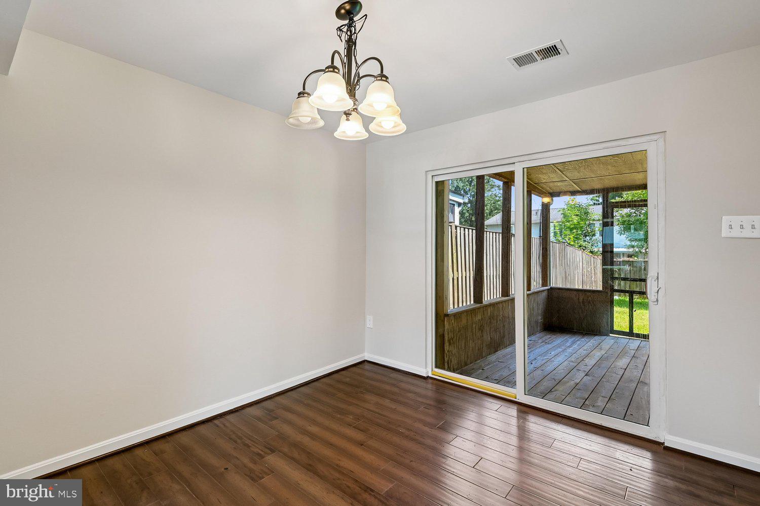 MAPLE RIDGE - Residential
