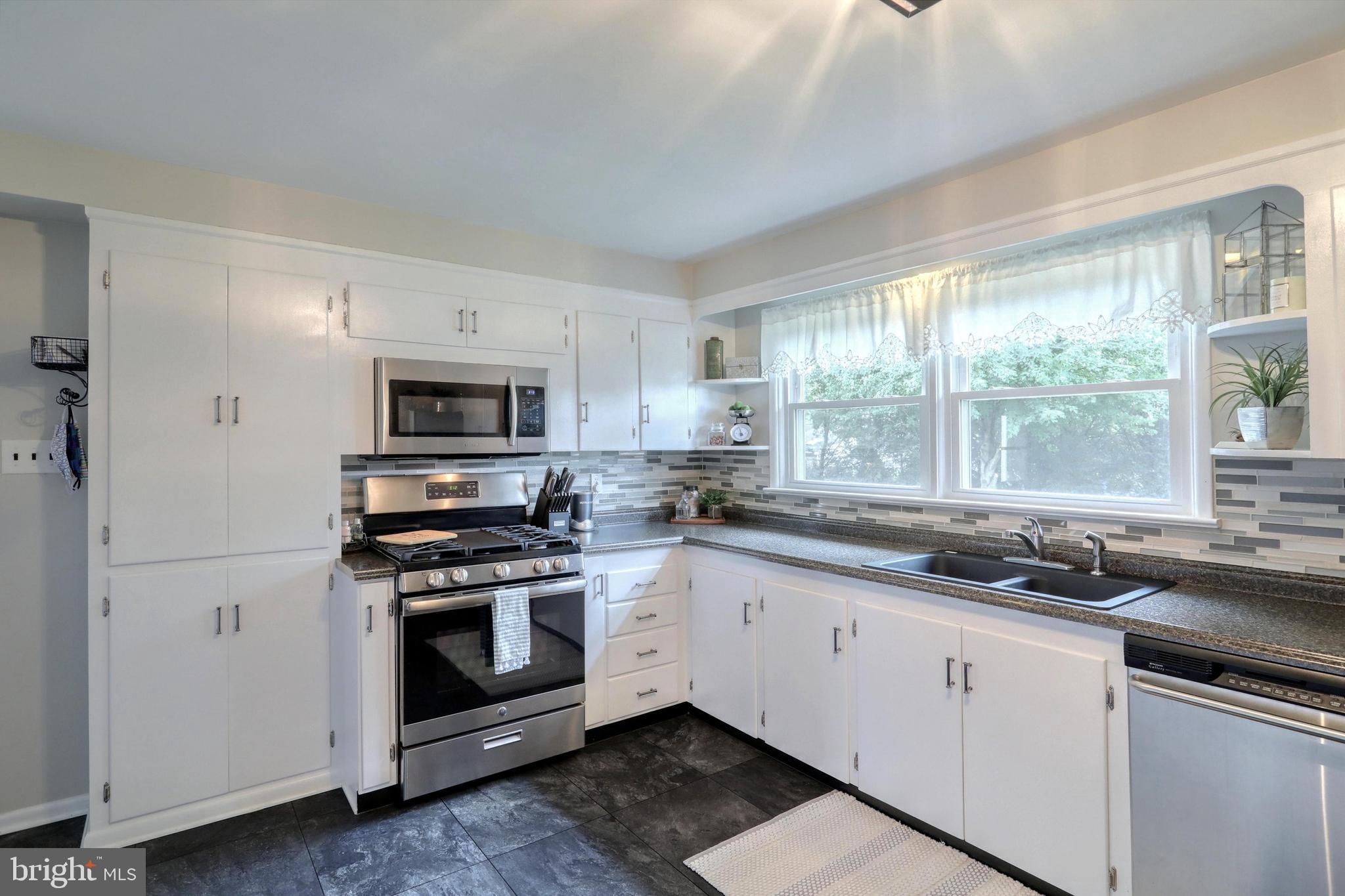 YORK TWP - Residential