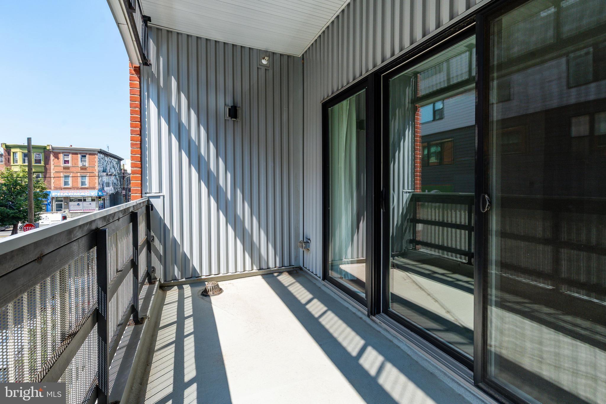 FAIRMOUNT - Commercial Sale