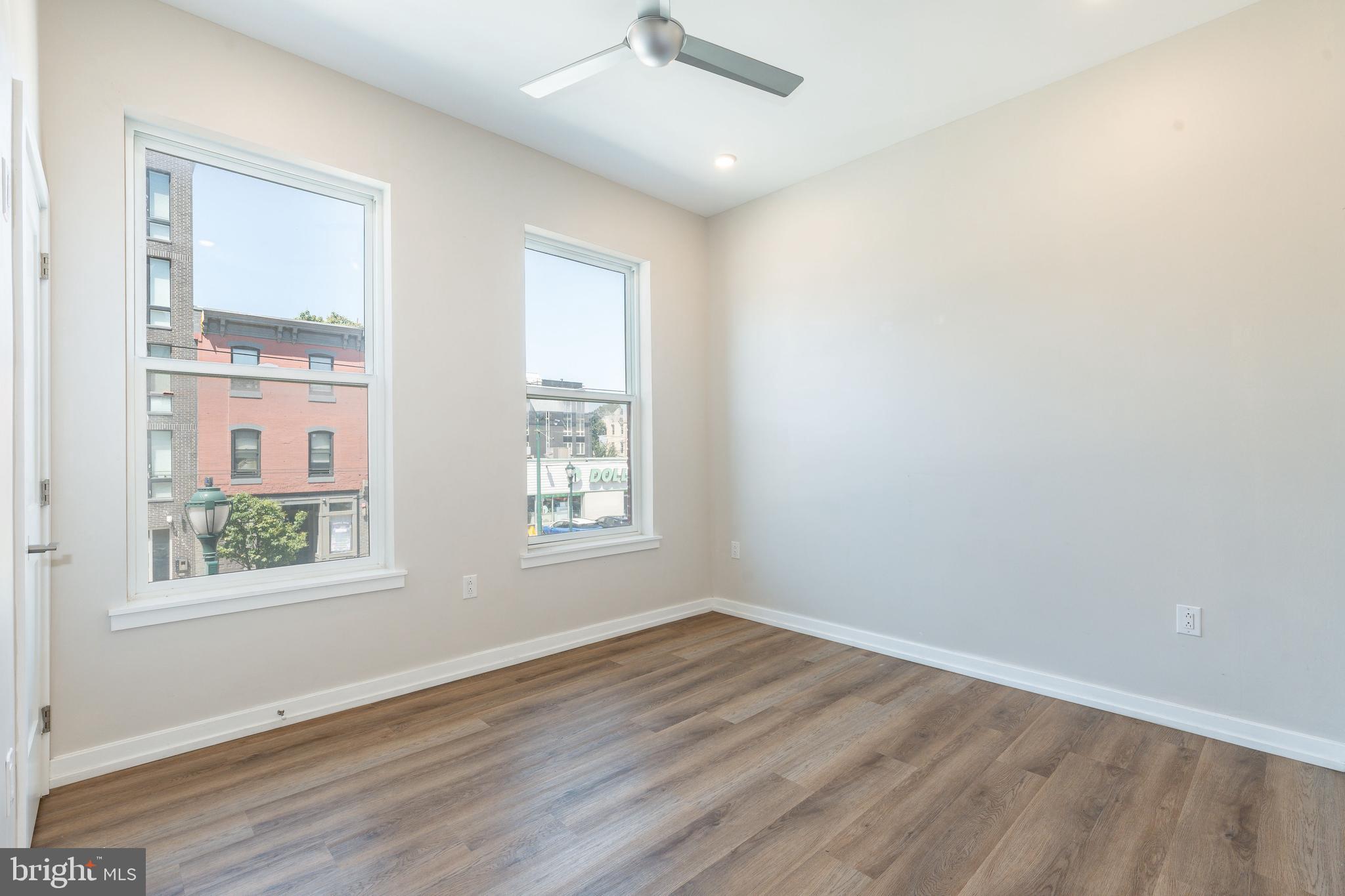 FAIRMOUNT - Commercial Sale
