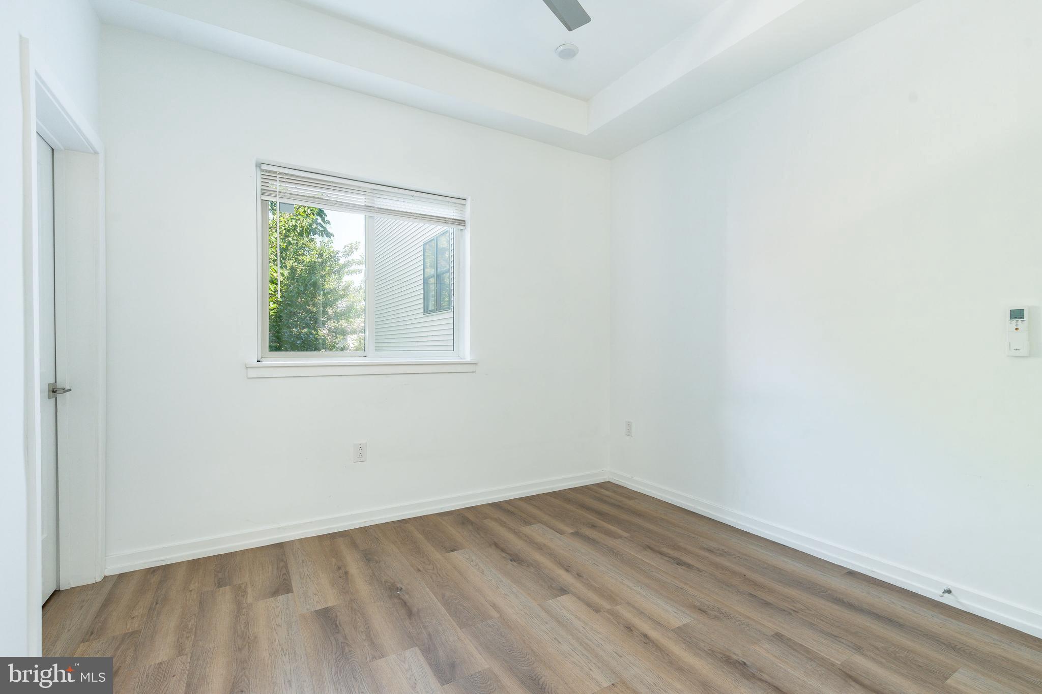 FAIRMOUNT - Commercial Sale