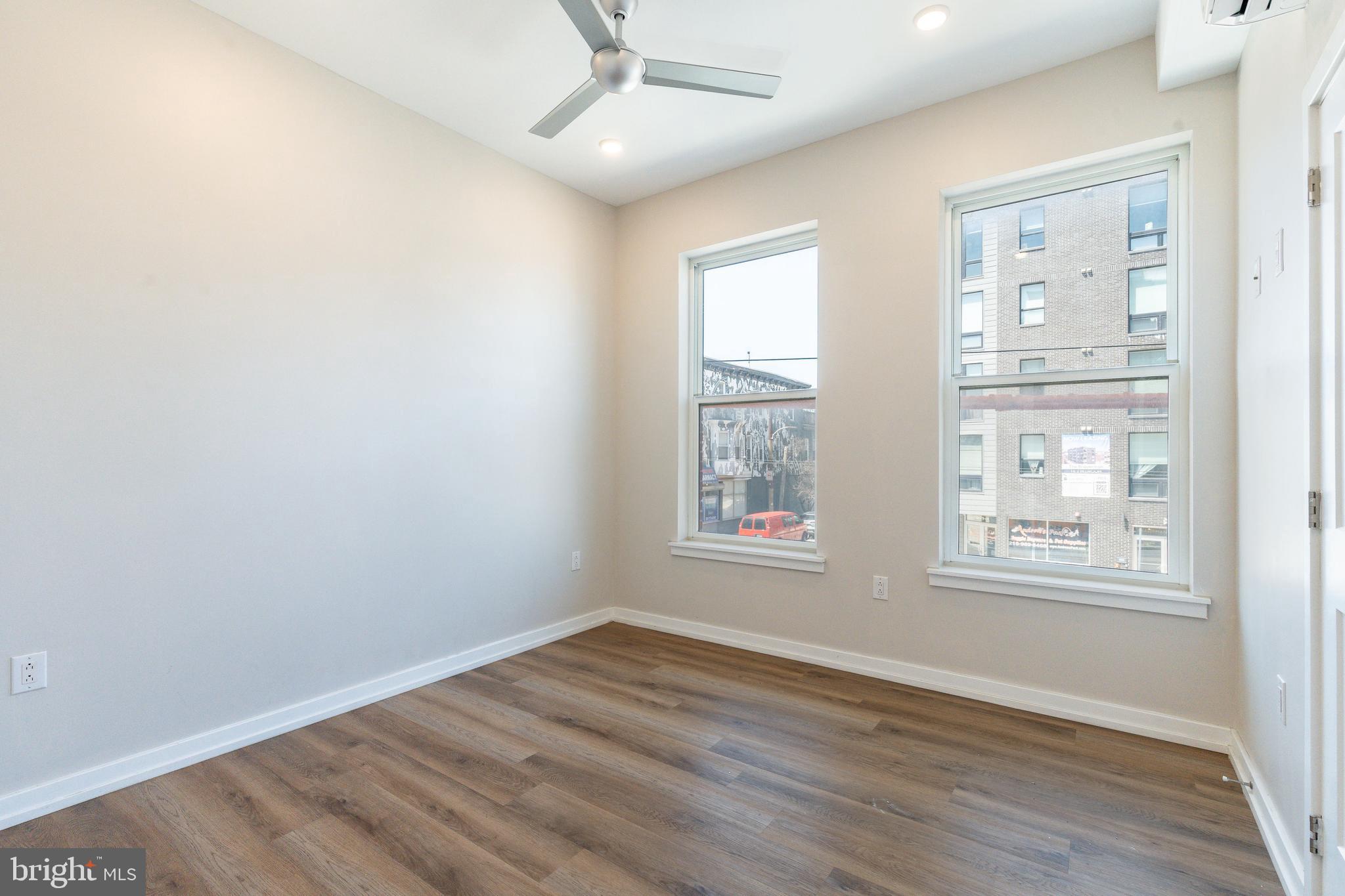FAIRMOUNT - Commercial Sale