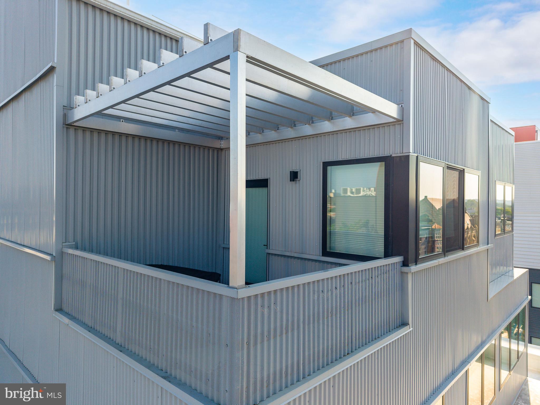 FAIRMOUNT - Commercial Sale