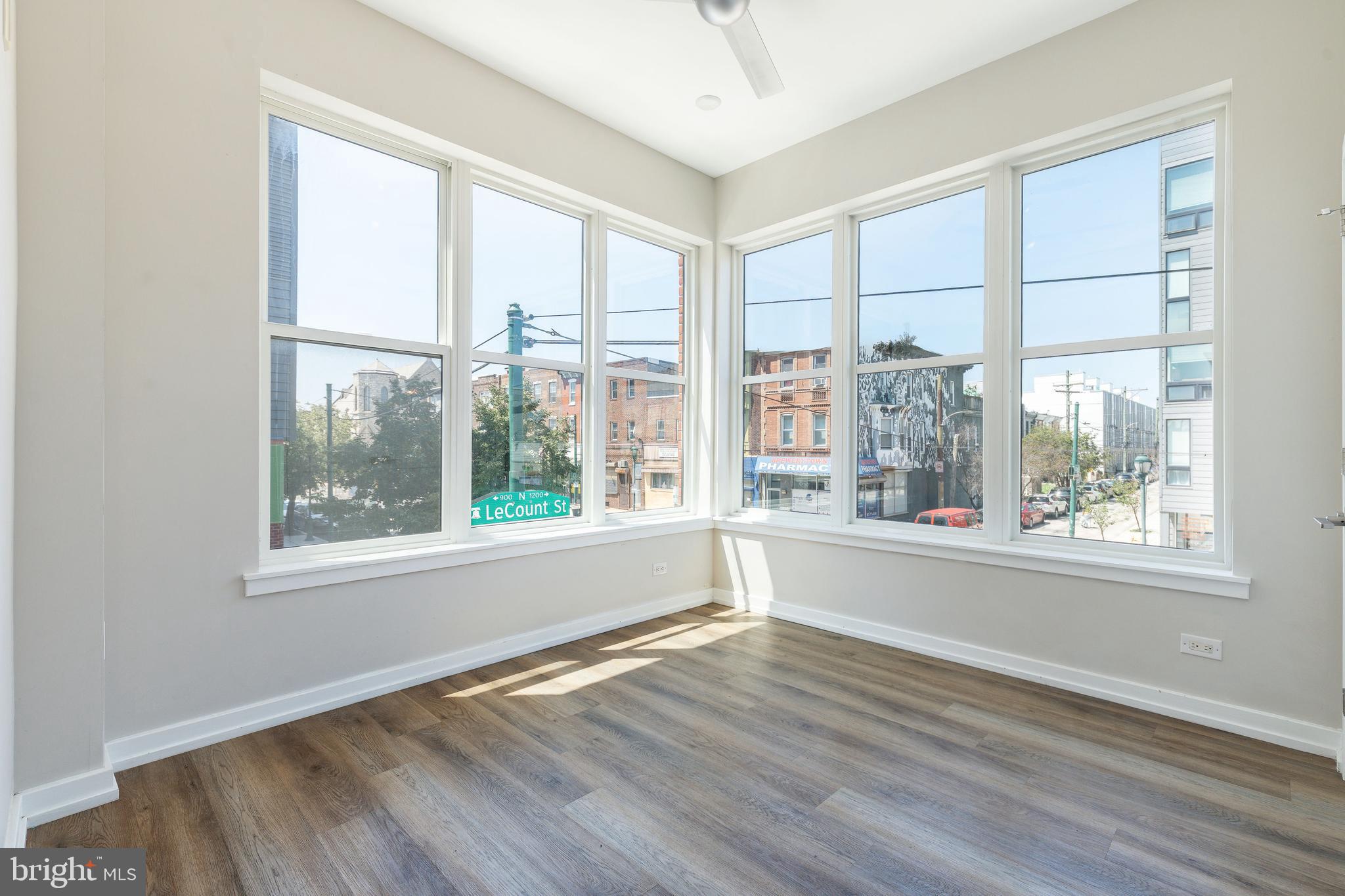FAIRMOUNT - Commercial Sale