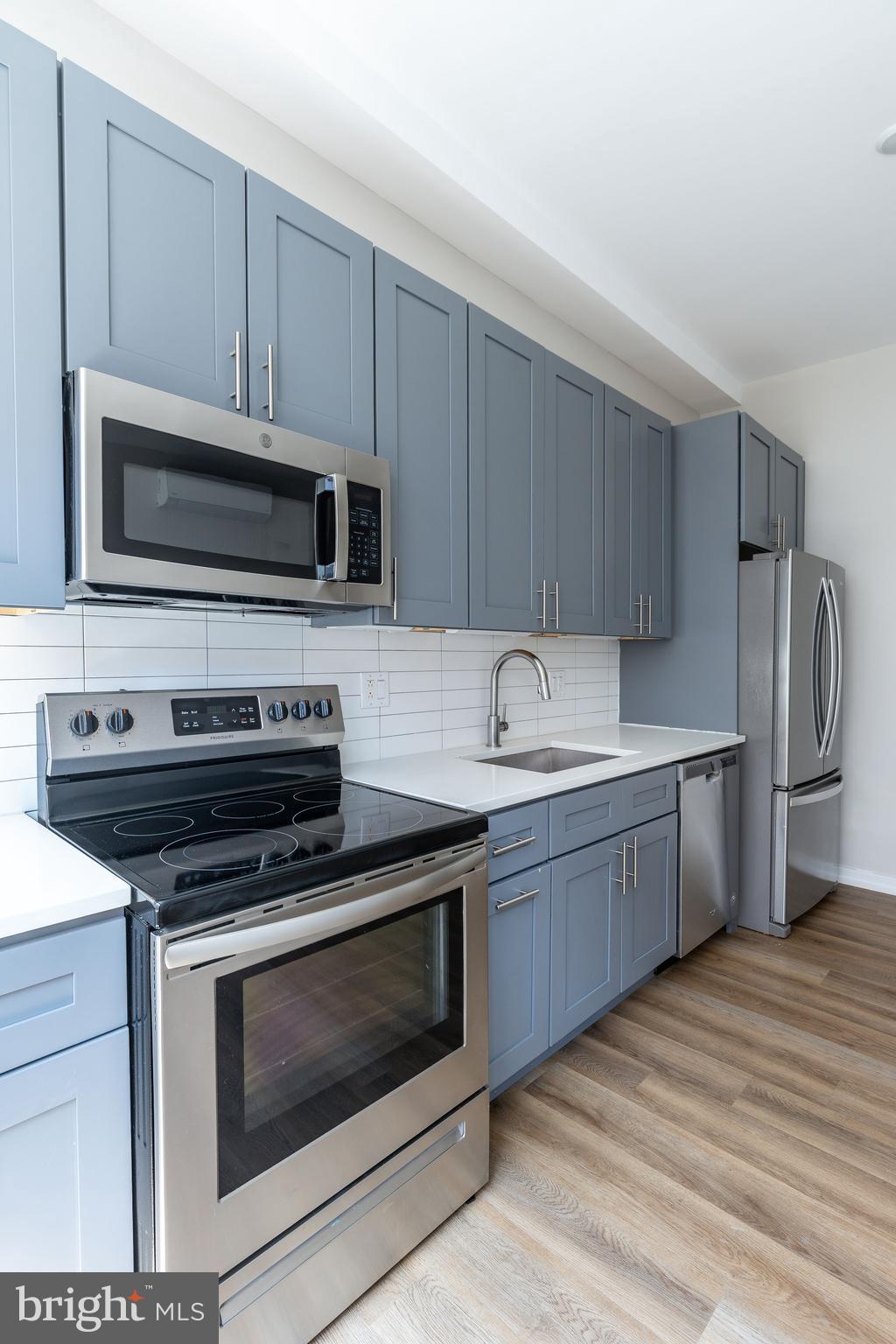FAIRMOUNT - Commercial Sale