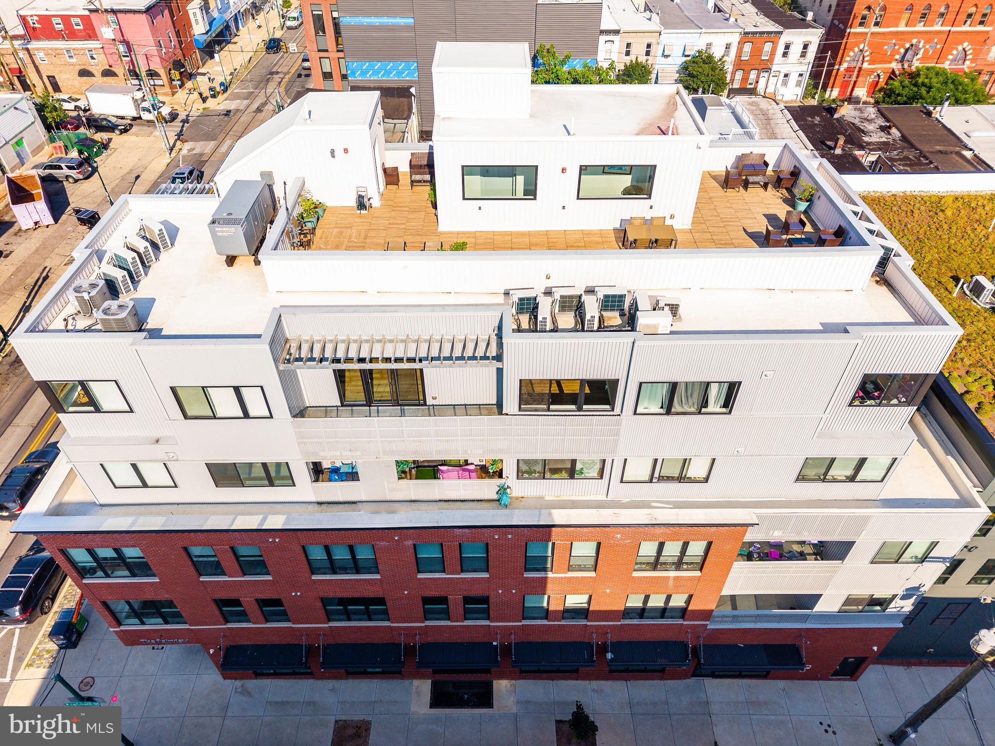 FAIRMOUNT - Commercial Sale