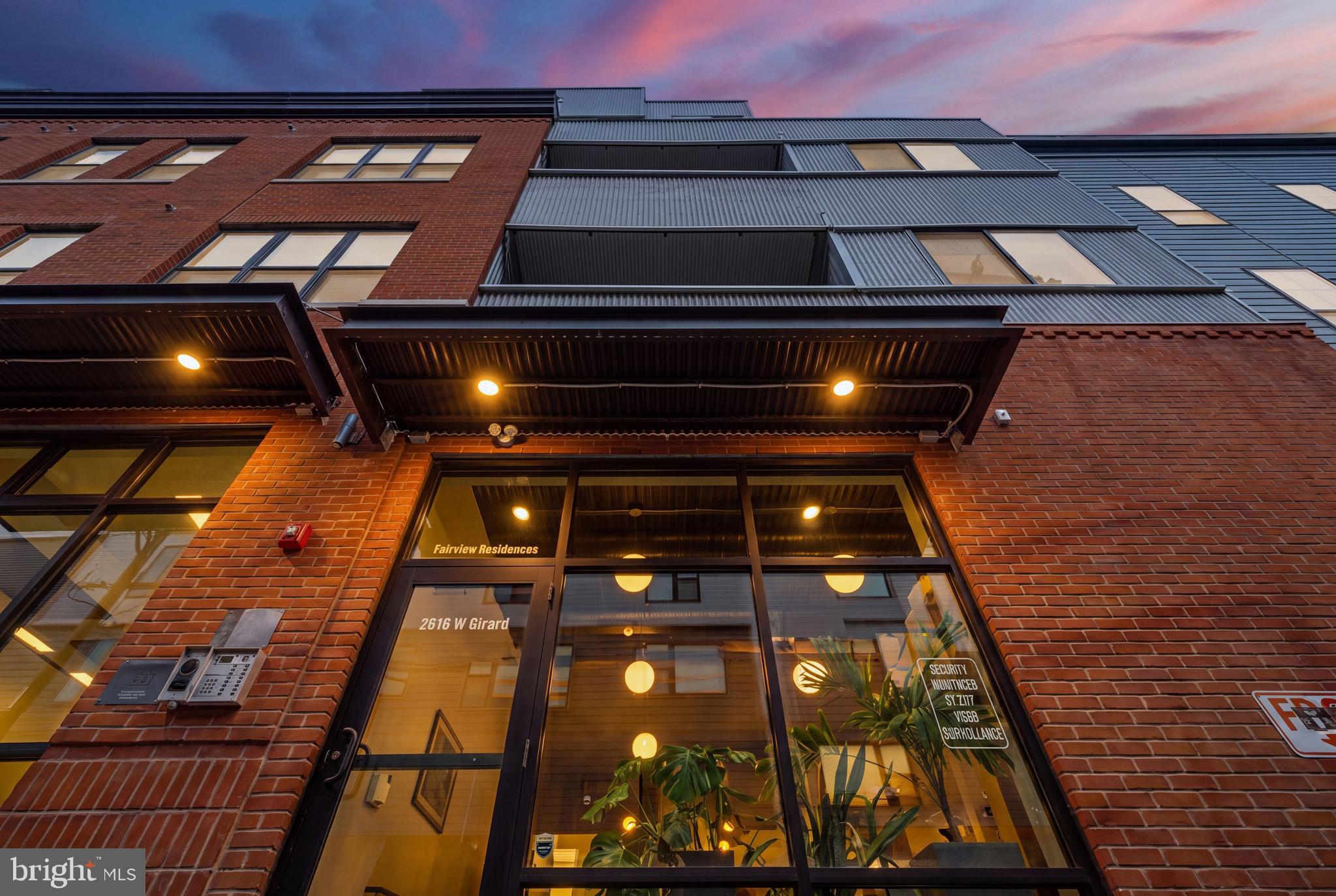 FAIRMOUNT - Commercial Sale