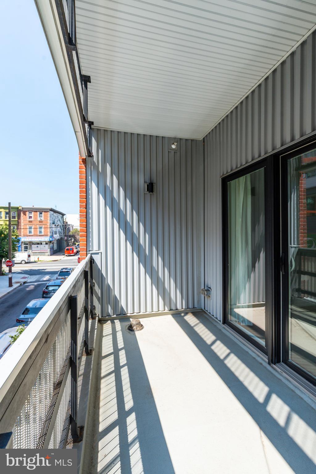 FAIRMOUNT - Commercial Sale