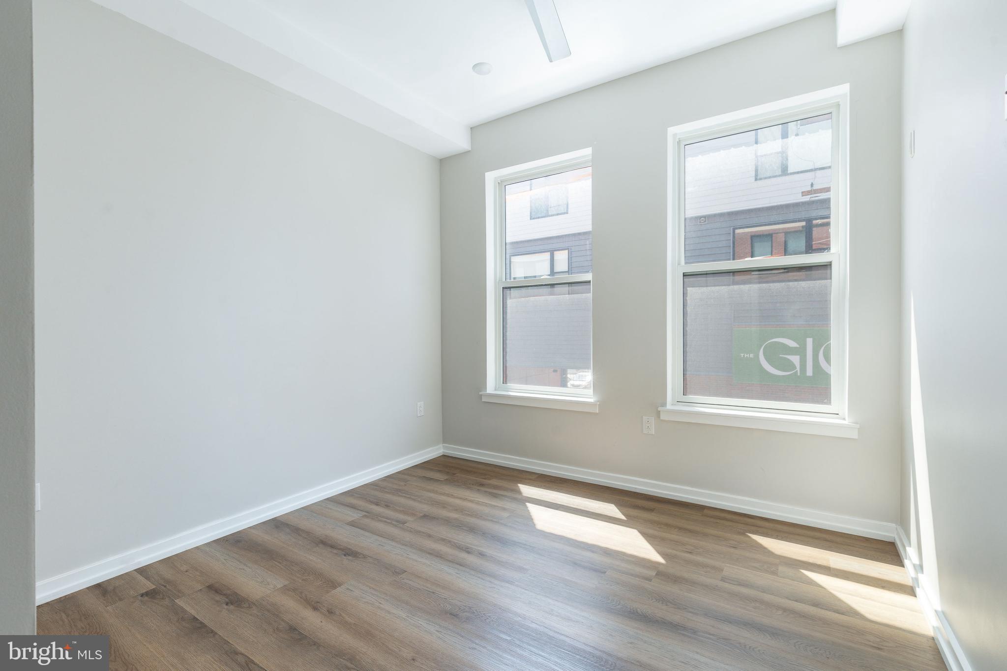 FAIRMOUNT - Commercial Sale