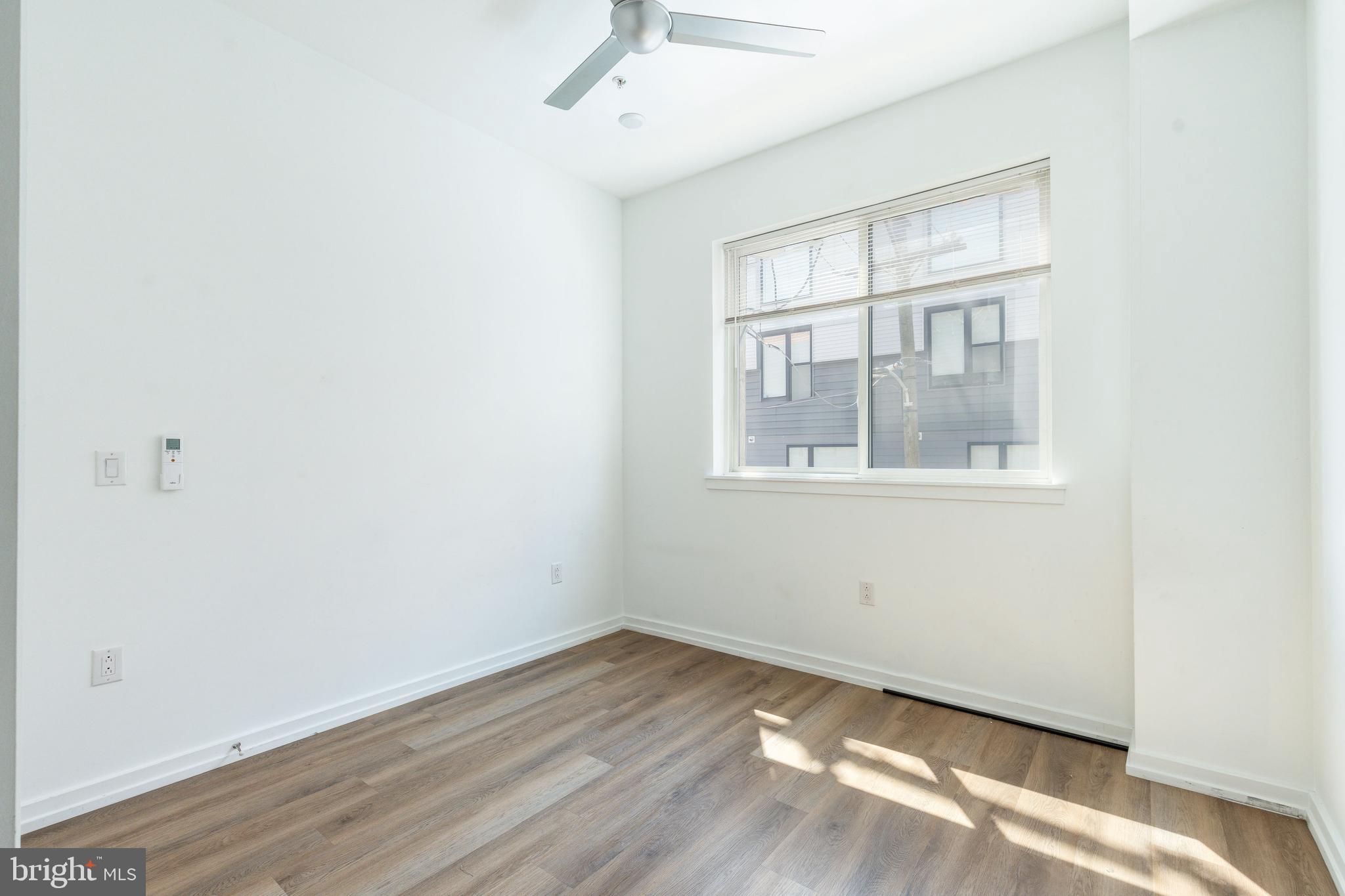 FAIRMOUNT - Commercial Sale