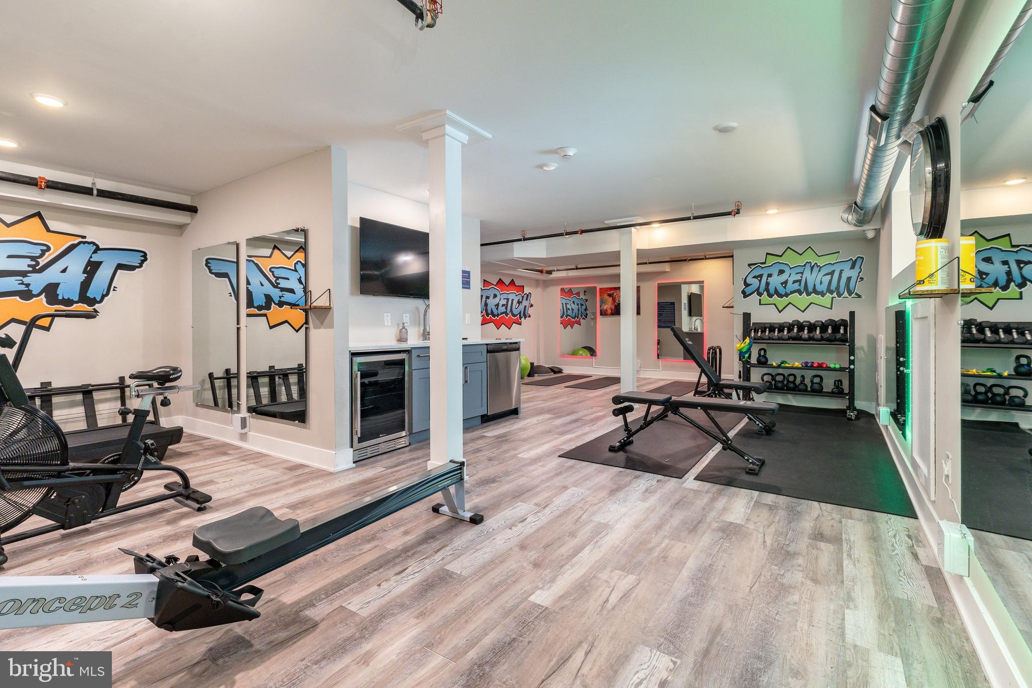 FAIRMOUNT - Commercial Sale
