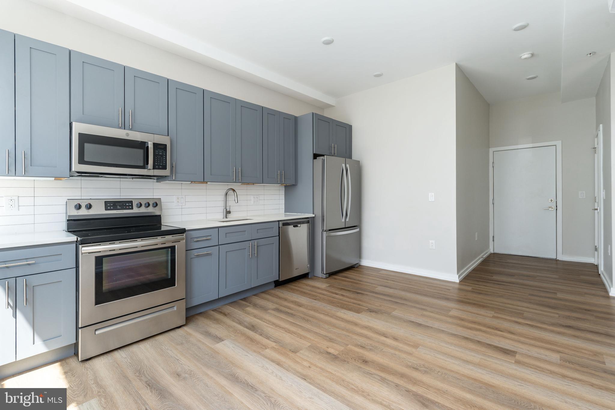 FAIRMOUNT - Commercial Sale