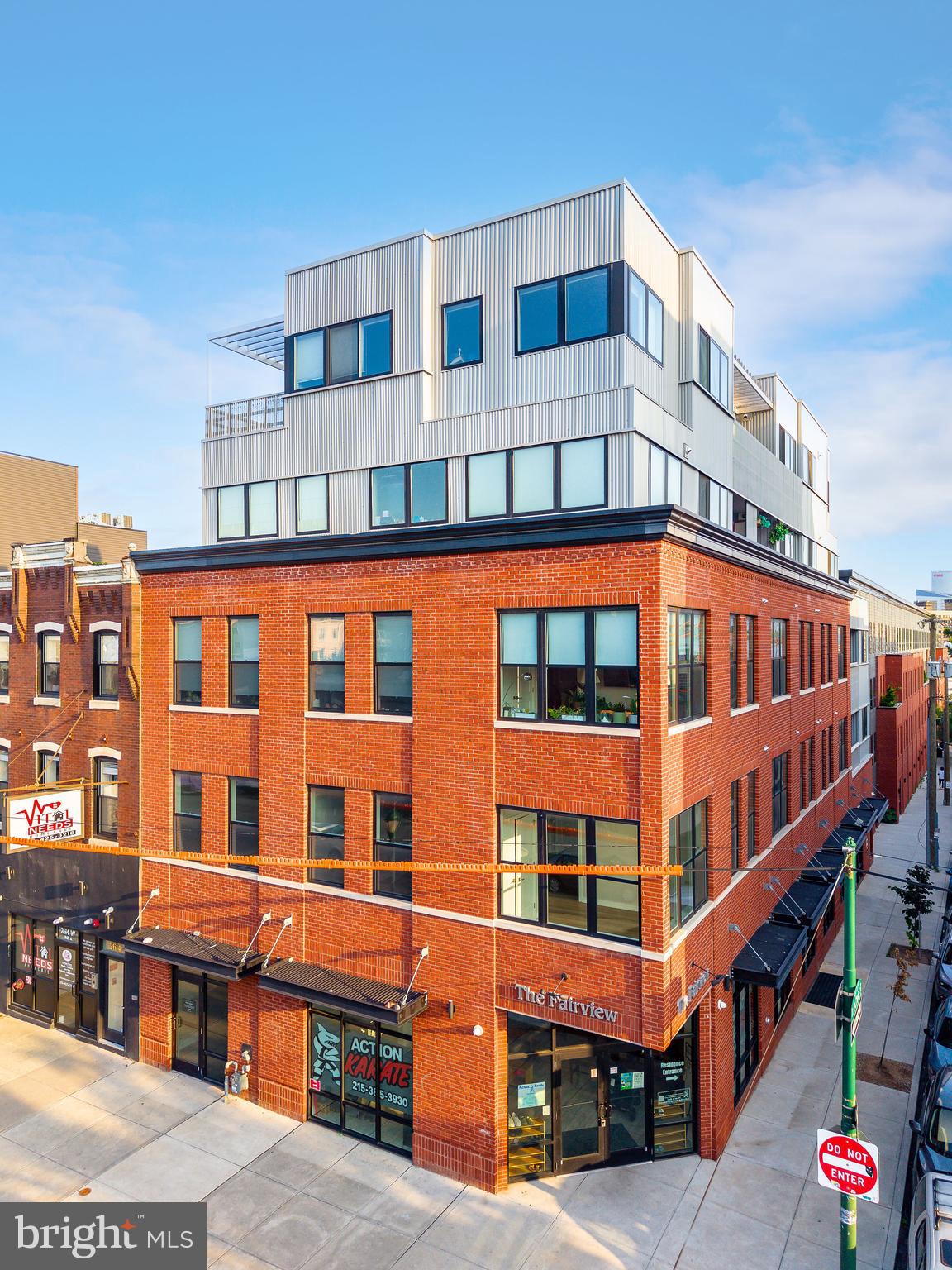 FAIRMOUNT - Commercial Sale