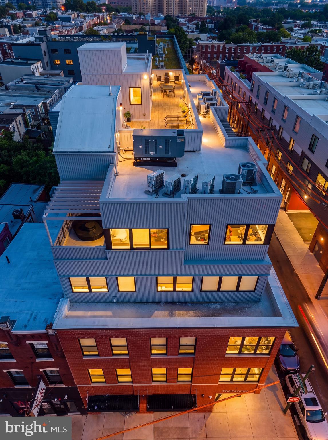 FAIRMOUNT - Commercial Sale